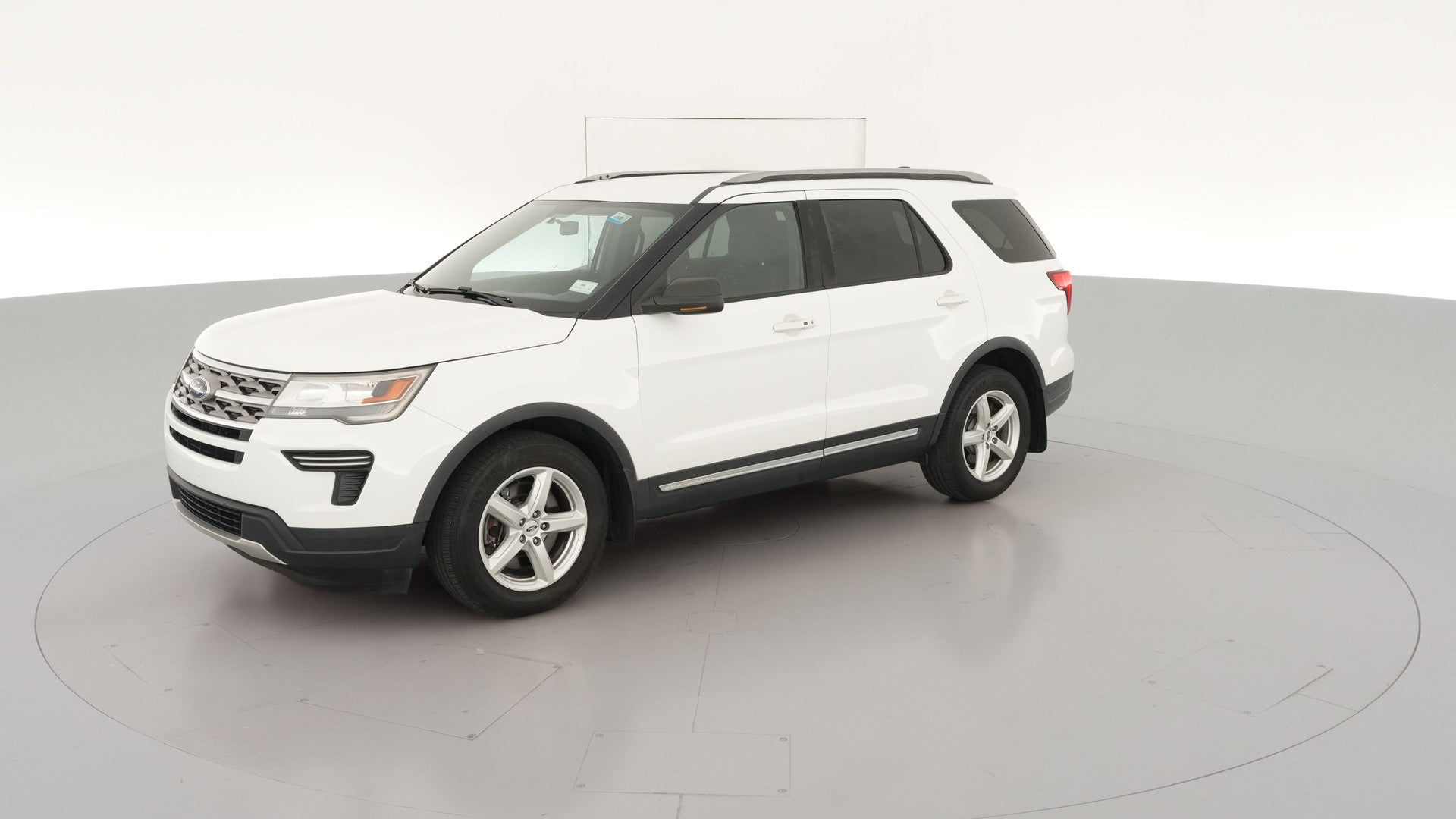 2018 Ford Explorer vehicle photo
