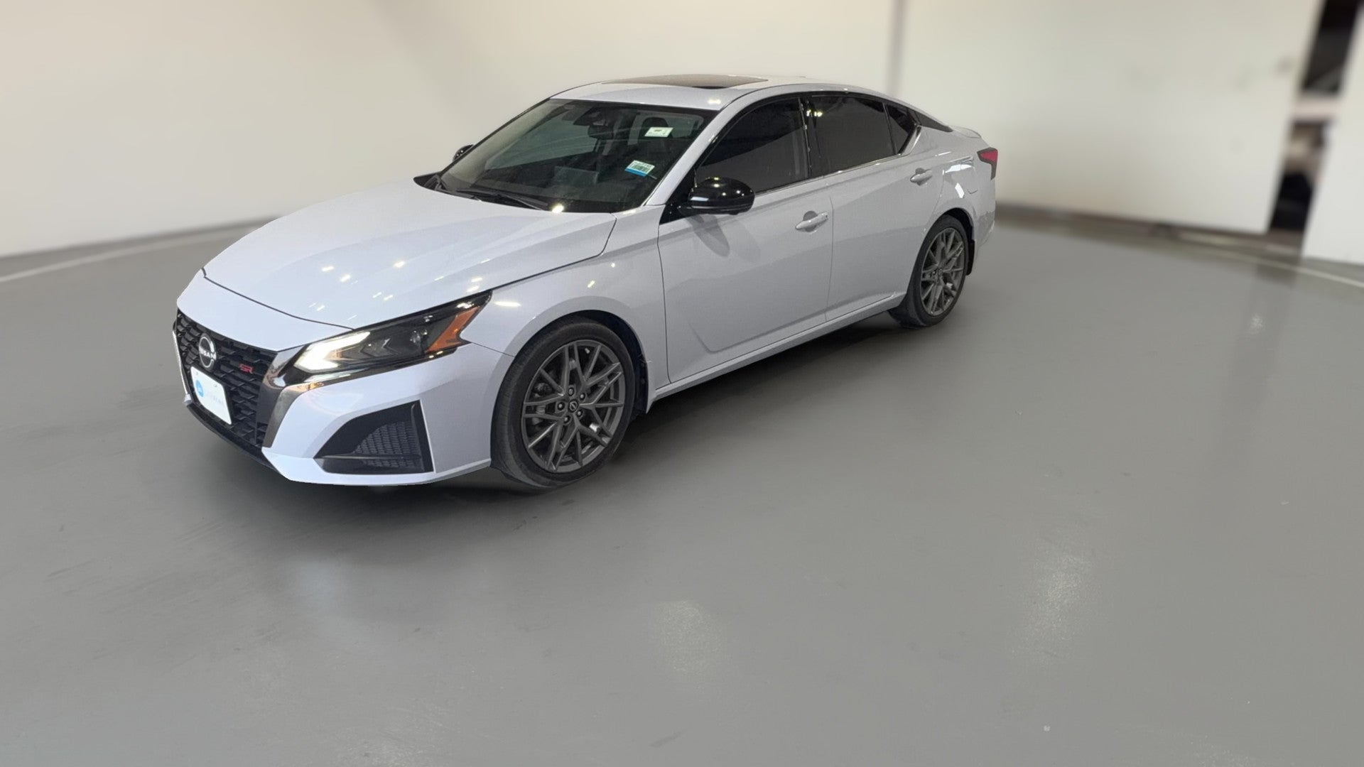 2024 Nissan Altima vehicle photo