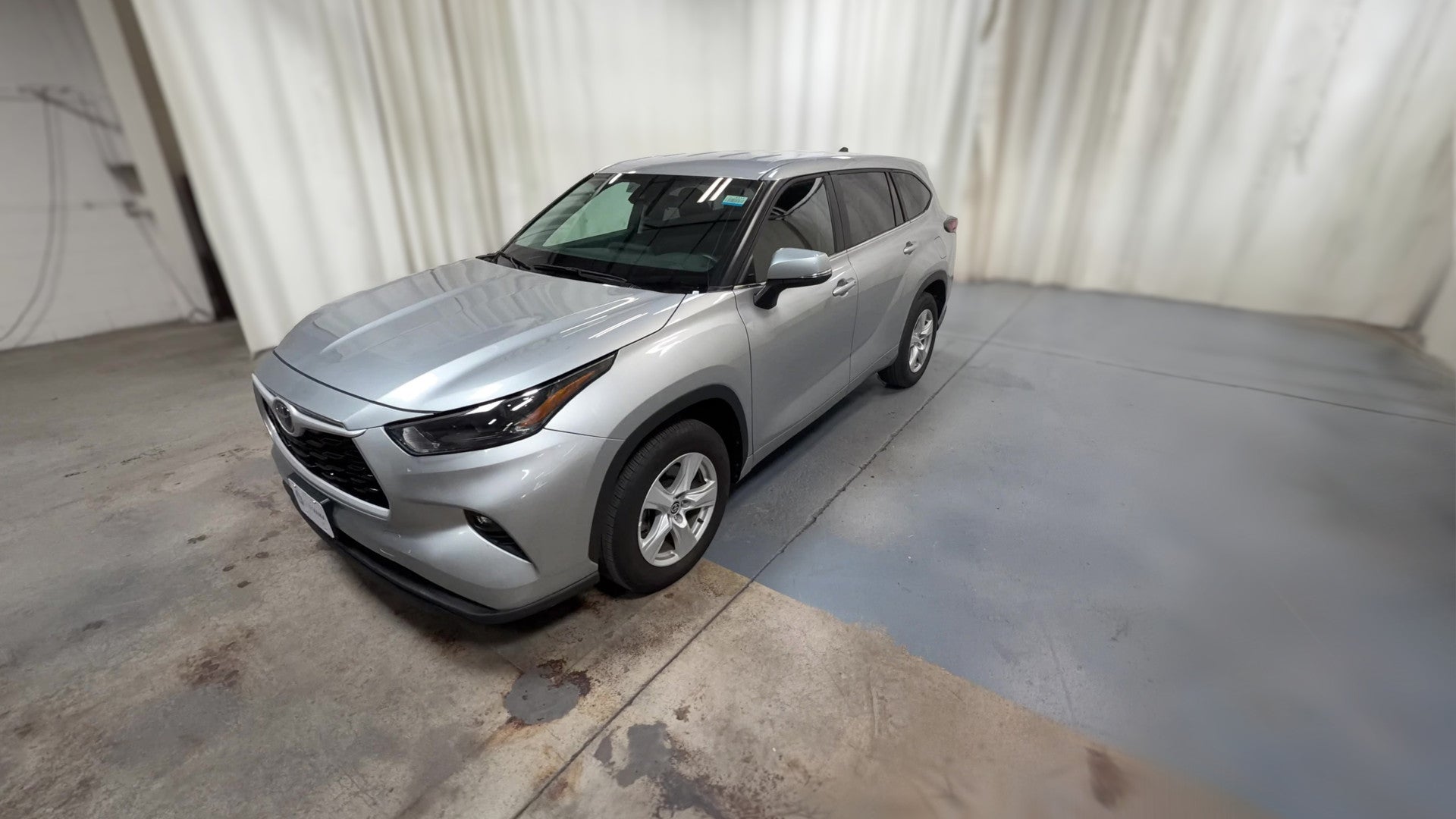 2025 Toyota Highlander vehicle photo