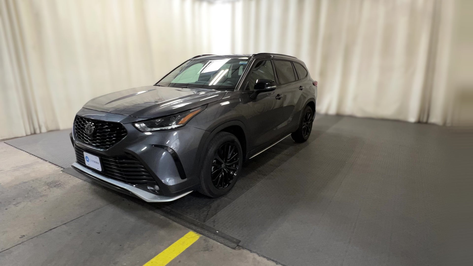 2025 Toyota Highlander vehicle photo