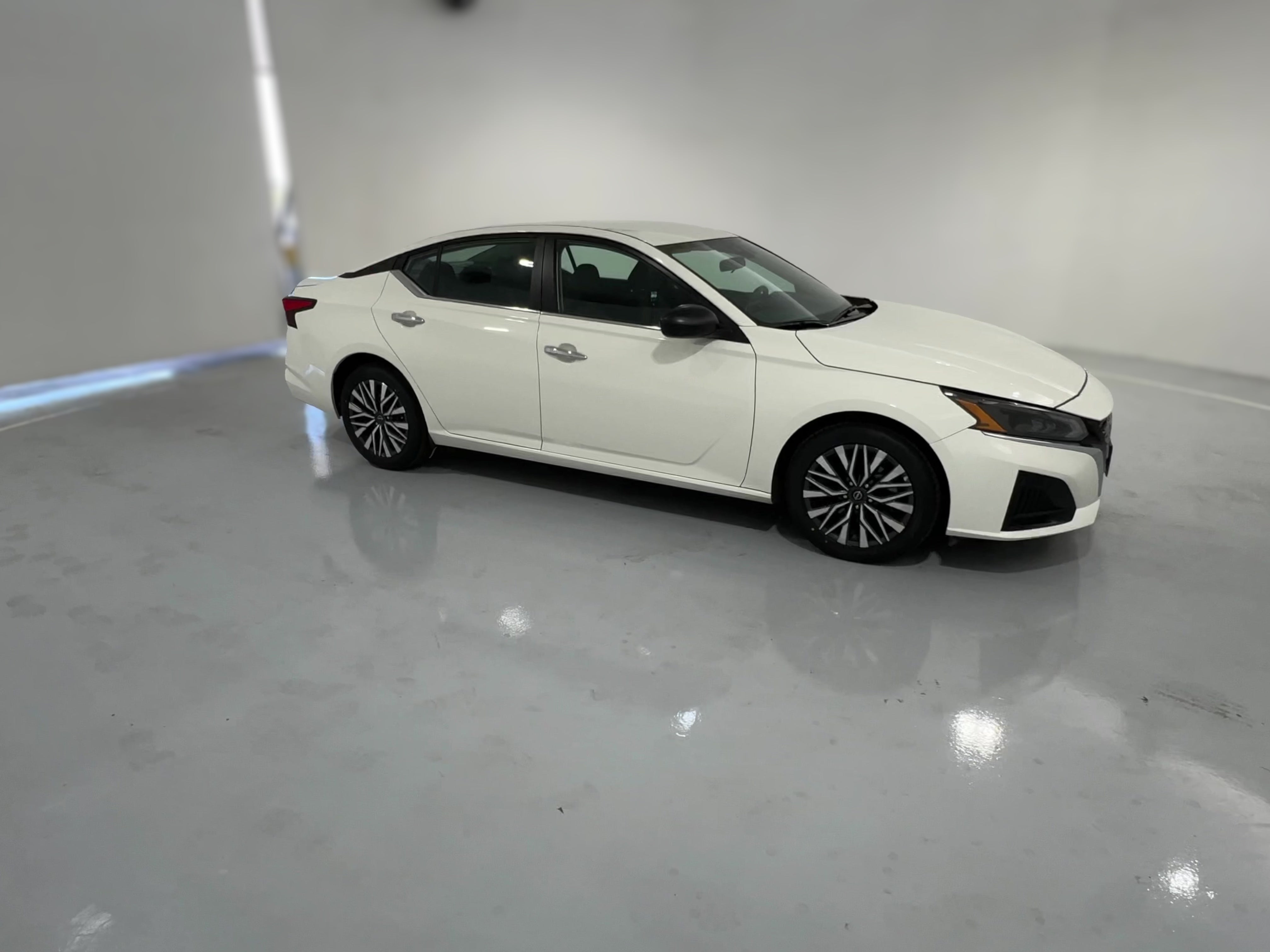 2025 Nissan Altima SV - Photo 35