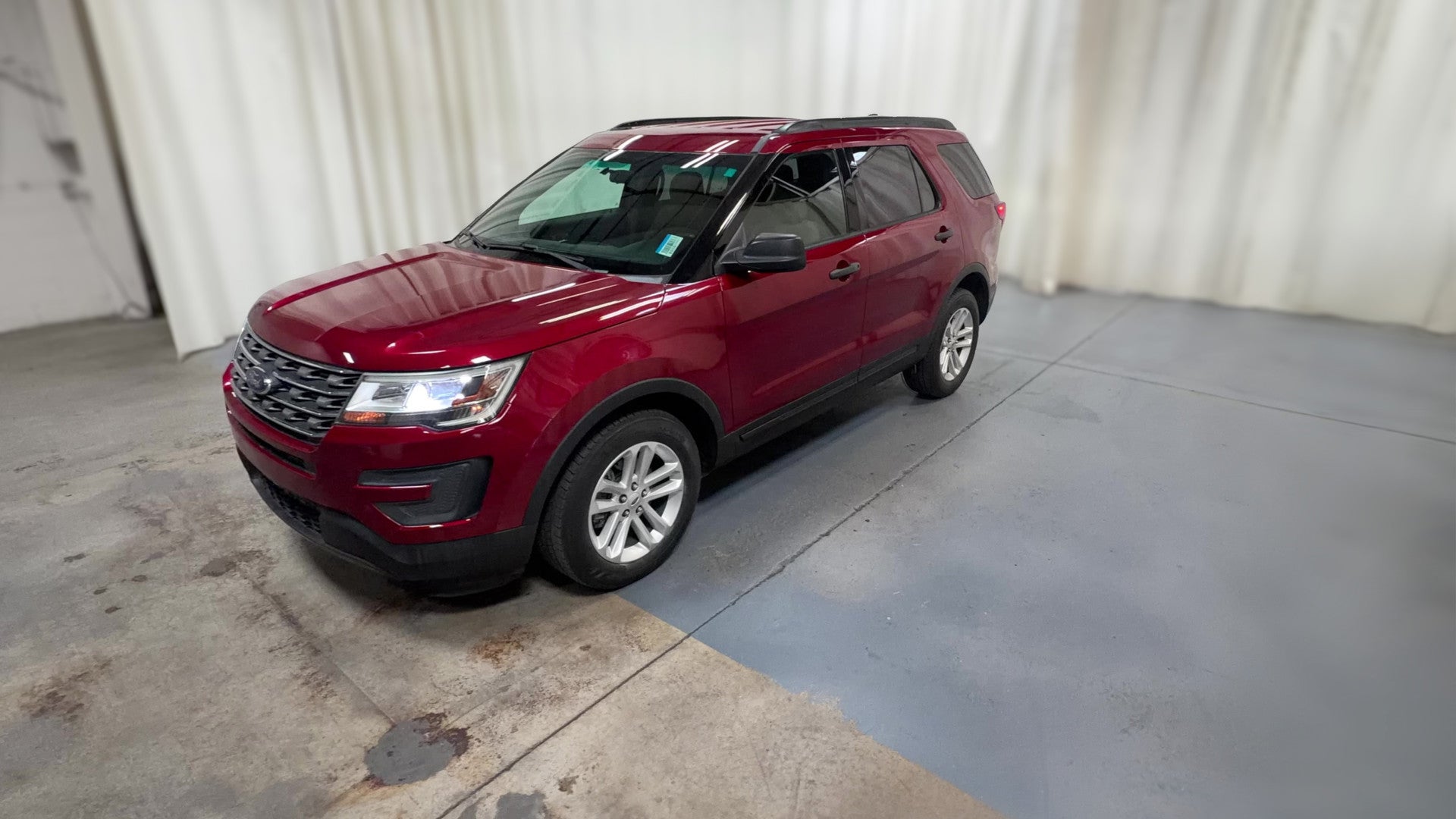 2017 Ford Explorer vehicle photo
