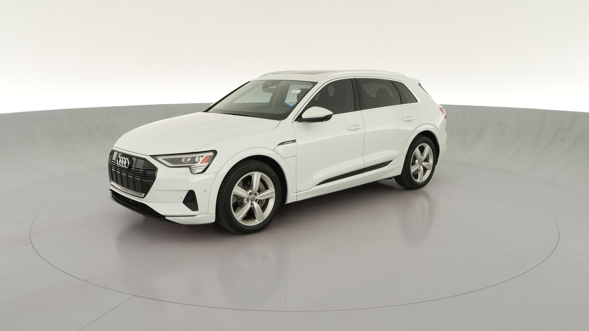 2019 Audi e-tron vehicle photo