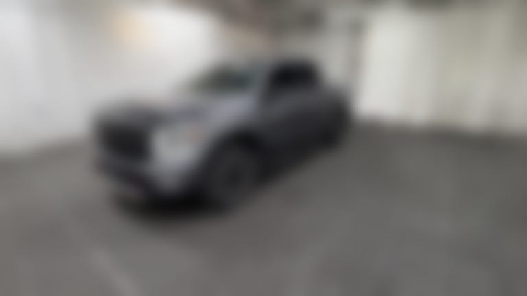 2021 Nissan Titan Crew Cab vehicle photo