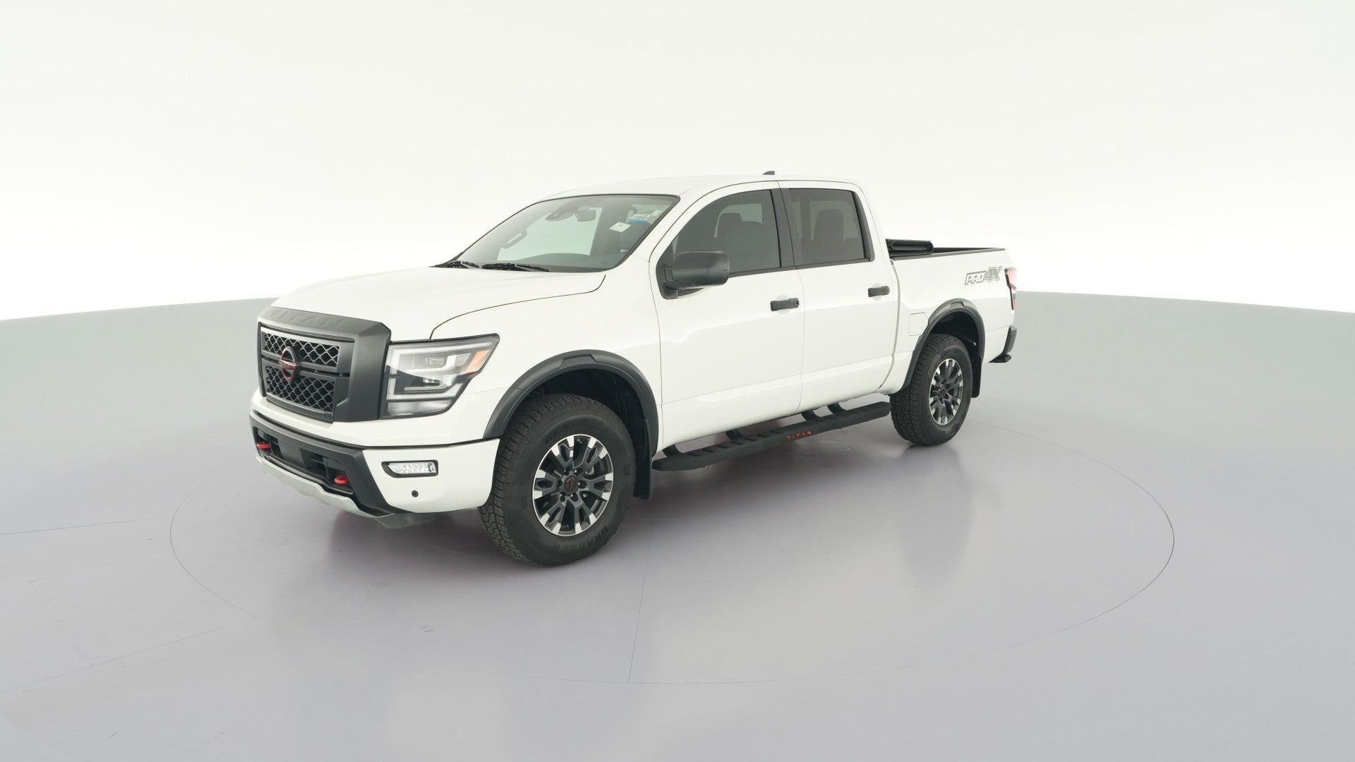 2024 Nissan Titan Crew Cab vehicle photo