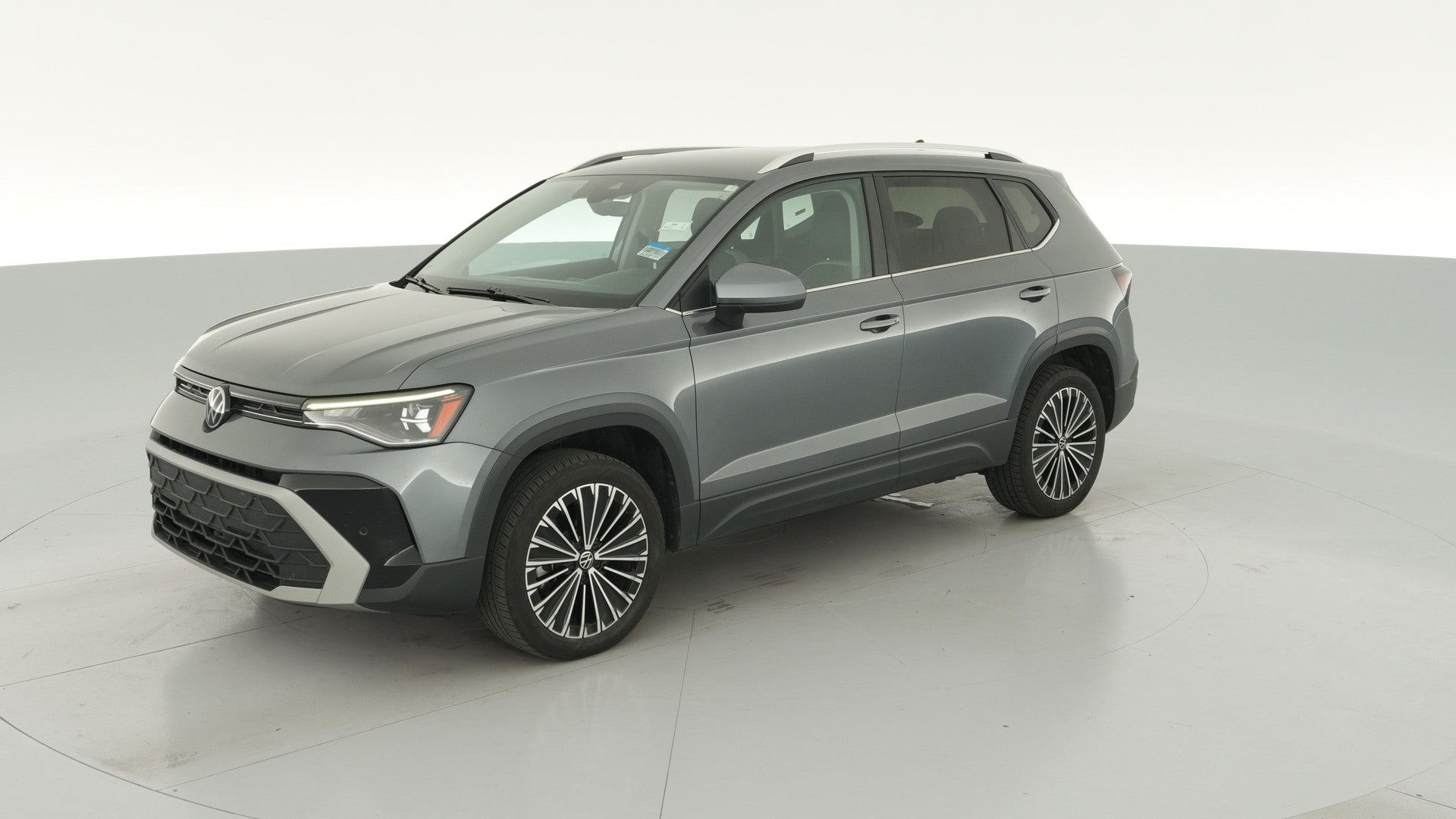 2025 Volkswagen Taos vehicle photo