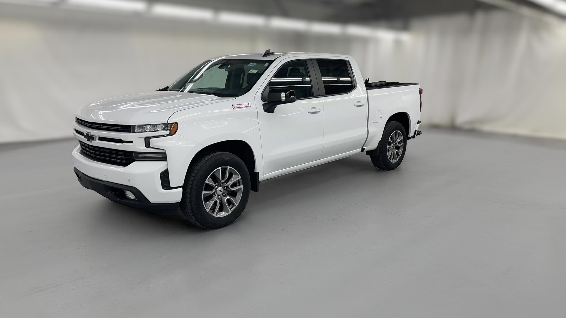2020 Chevrolet Silverado 1500 Crew Cab vehicle photo