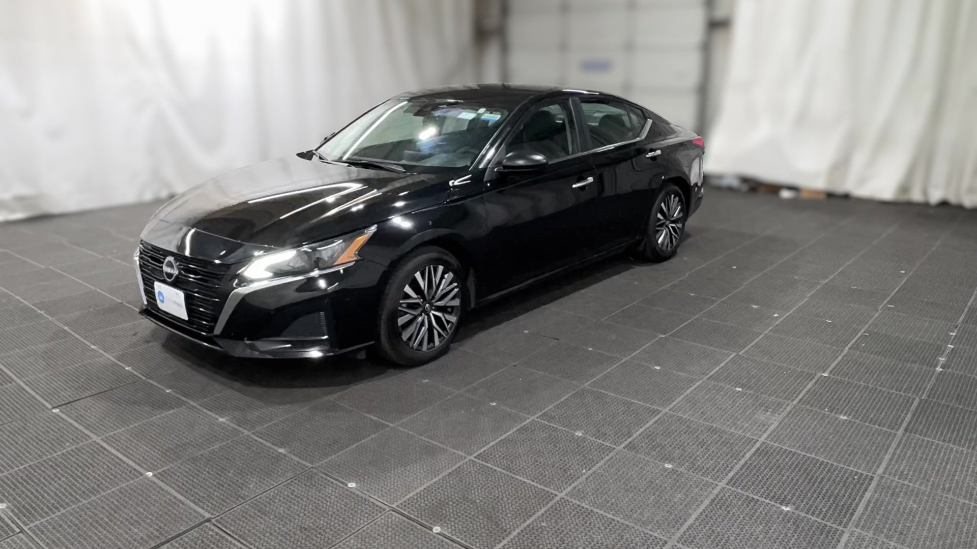 2025 Nissan Altima vehicle photo