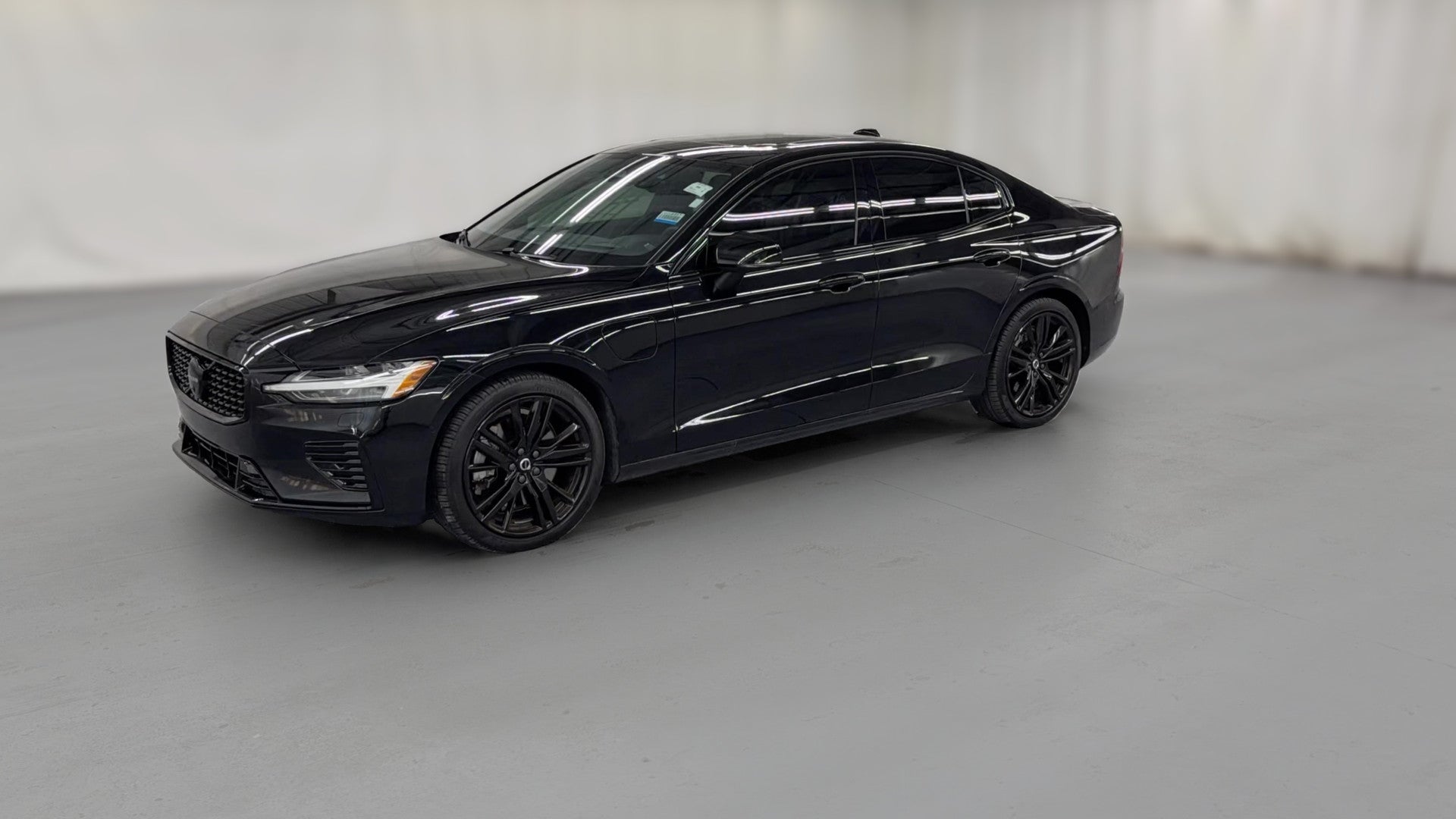 2024 Volvo S60 vehicle photo