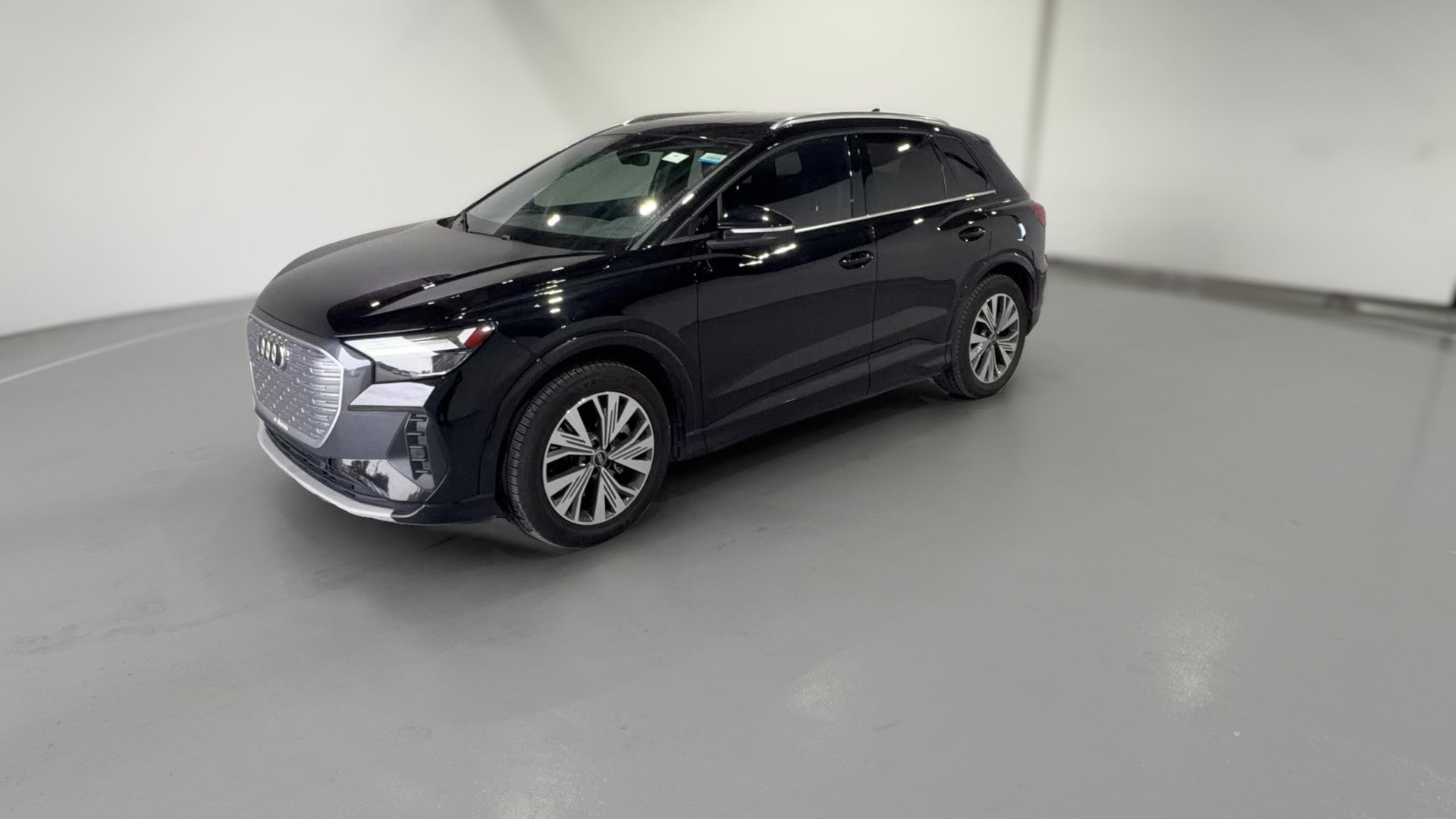 2023 Audi Q4 e-tron vehicle photo