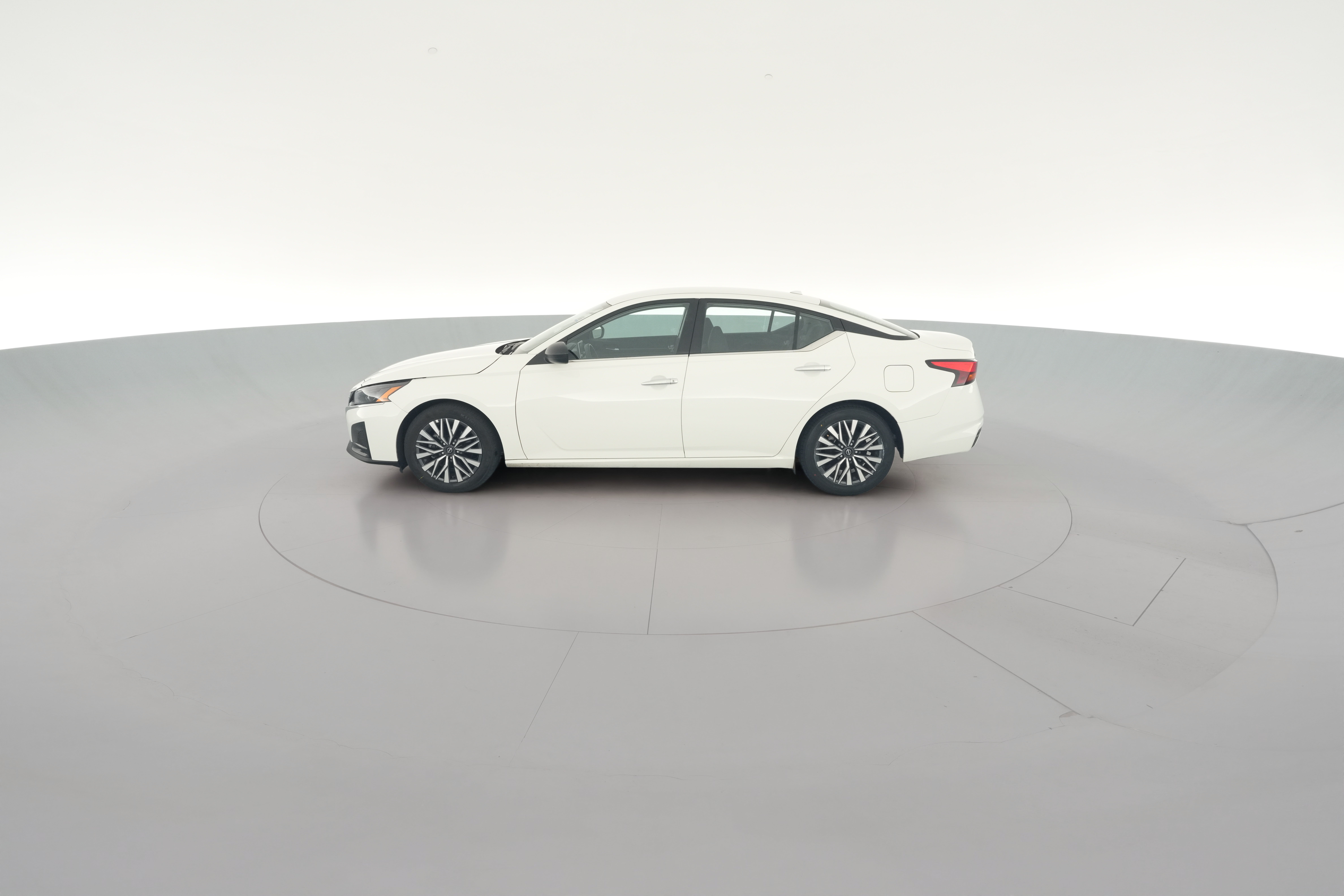 2025 Nissan Altima SV - Photo 28