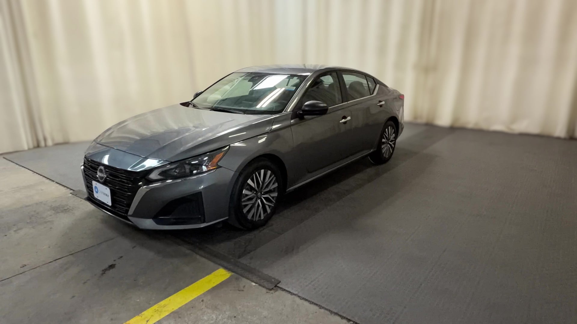 2025 Nissan Altima vehicle photo