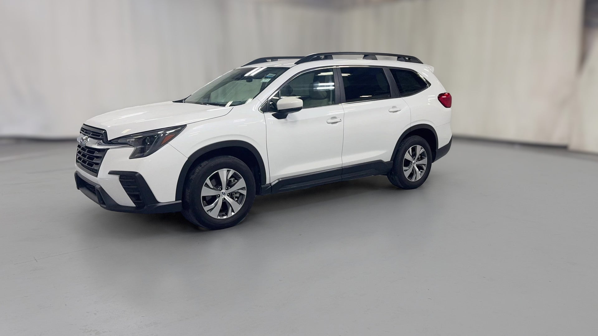 2024 Subaru Ascent vehicle photo