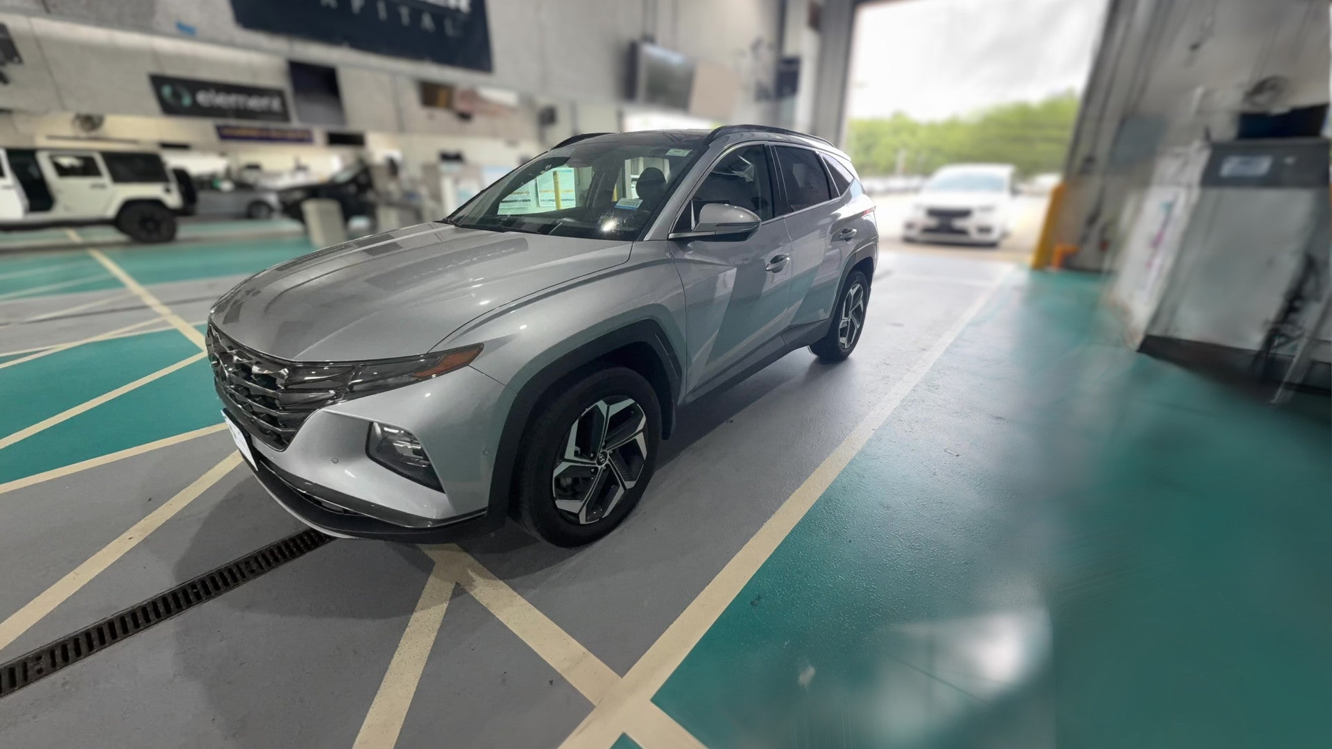 2024 Hyundai Tucson Hybrid vehicle photo