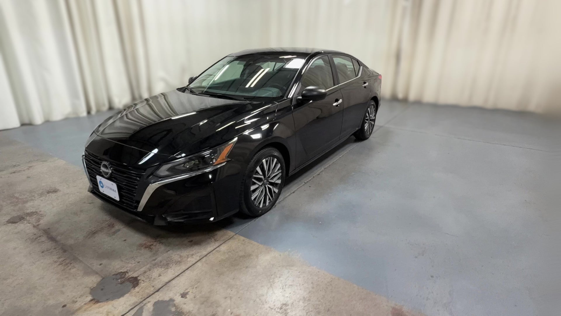 2025 Nissan Altima vehicle photo