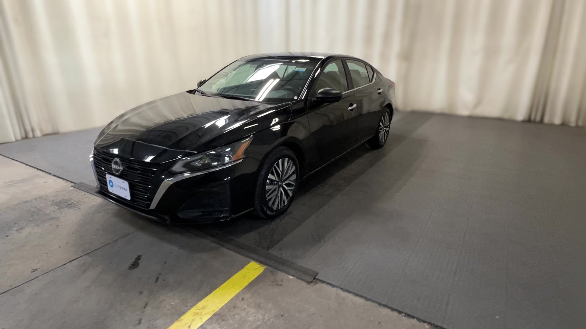 2025 Nissan Altima vehicle photo