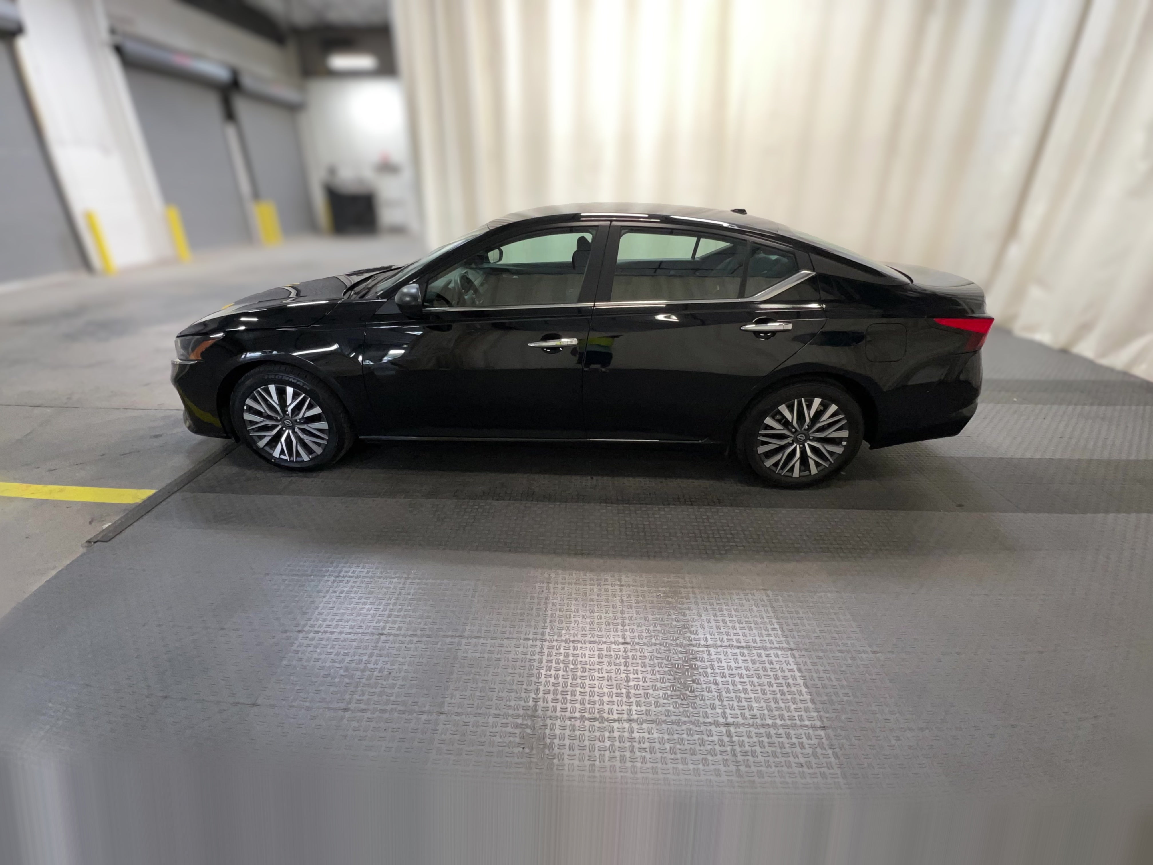 2025 Nissan Altima SV - Photo 24