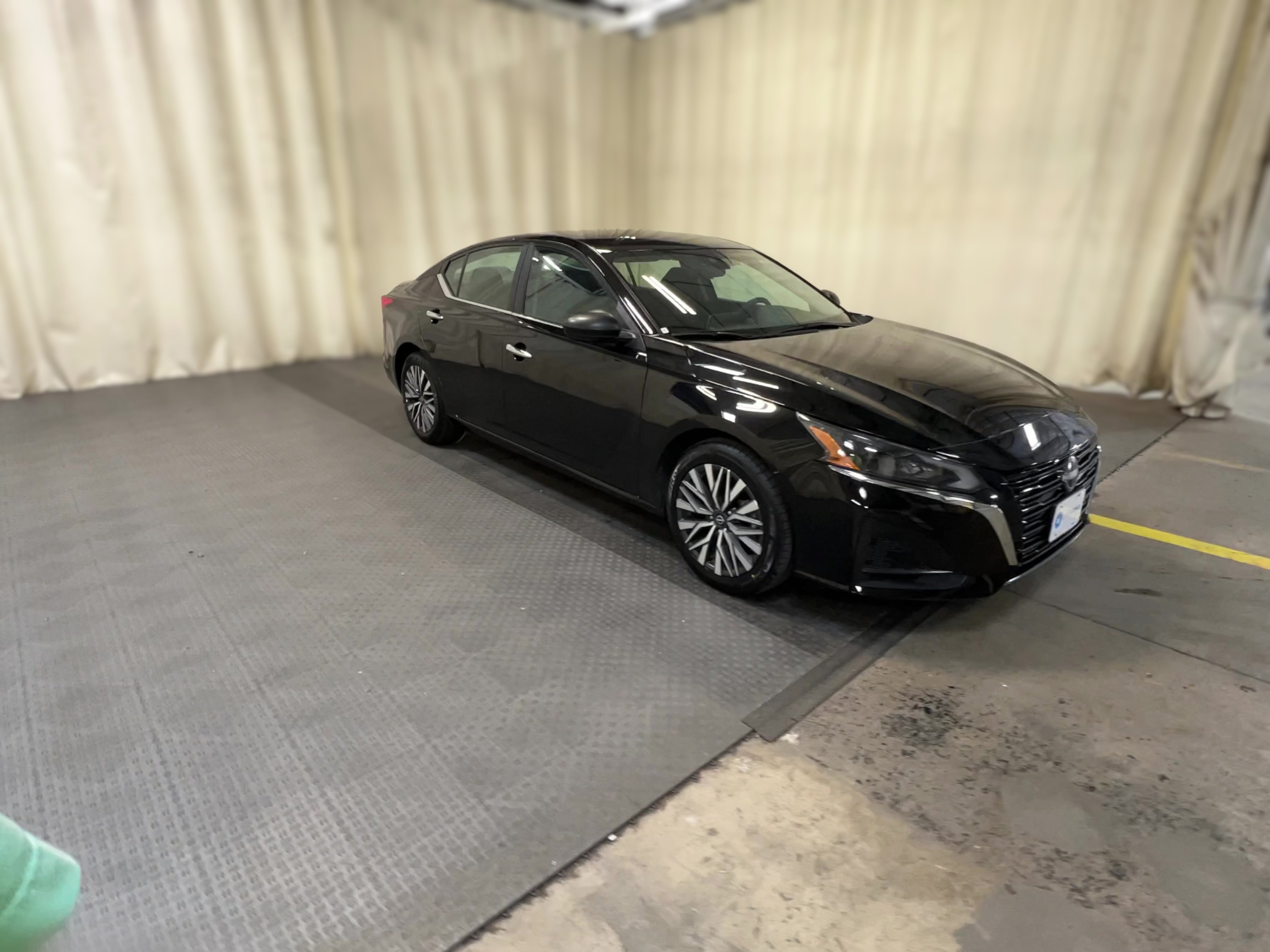 2025 Nissan Altima SV - Photo 34