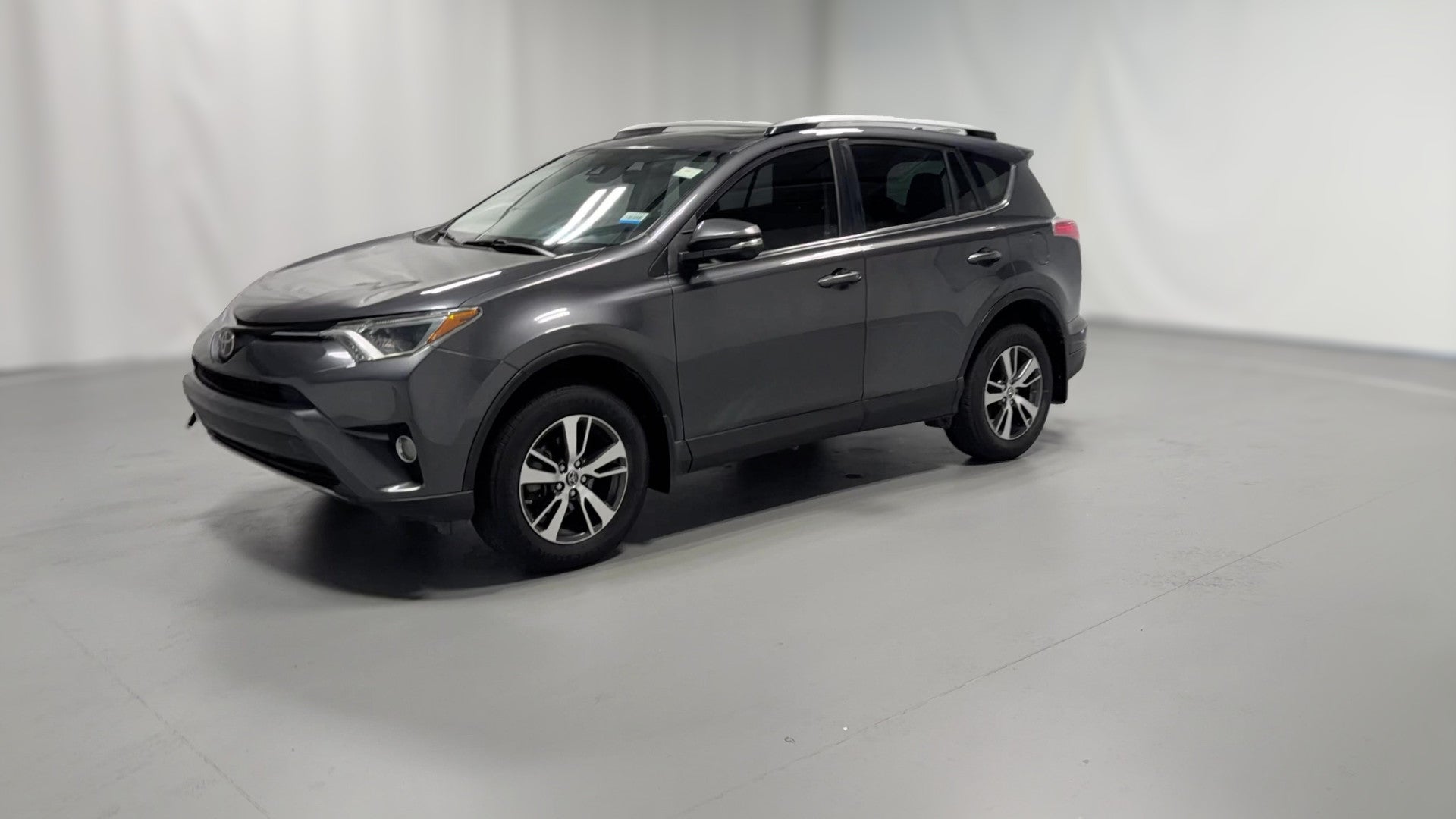 2017 Toyota RAV4 vehicle photo