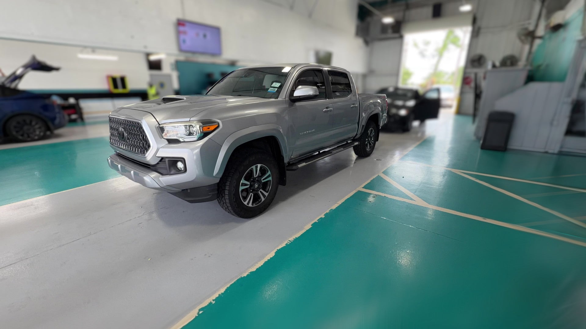 2018 Toyota Tacoma Double Cab vehicle photo