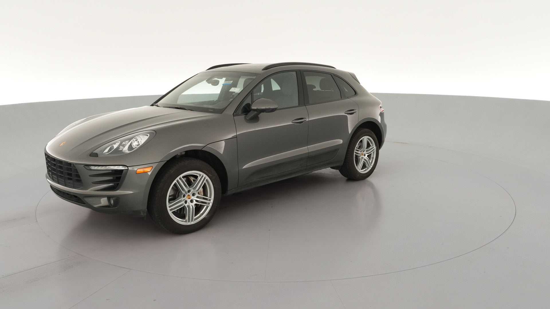 2016 Porsche Macan vehicle photo