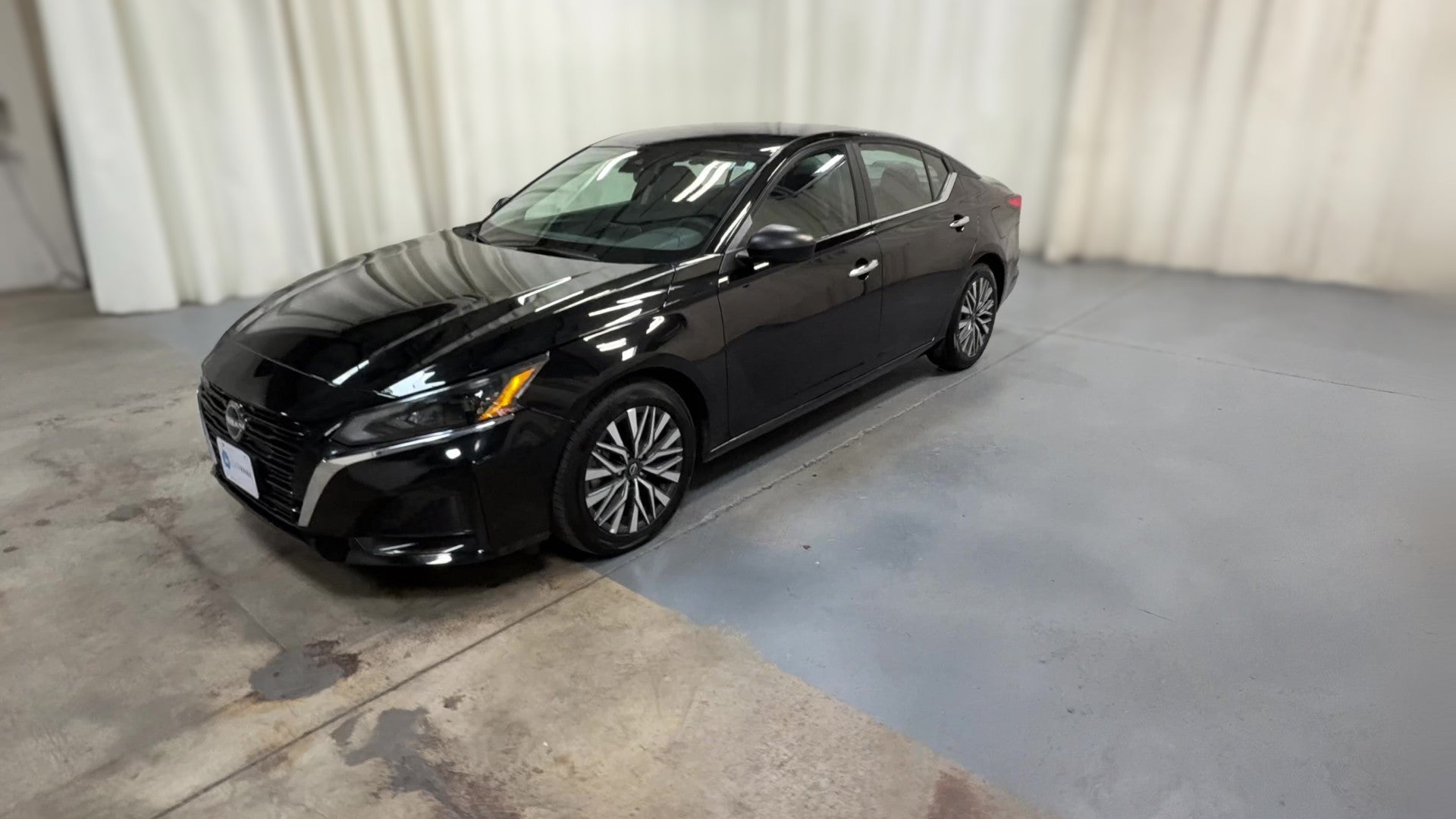 2025 Nissan Altima vehicle photo