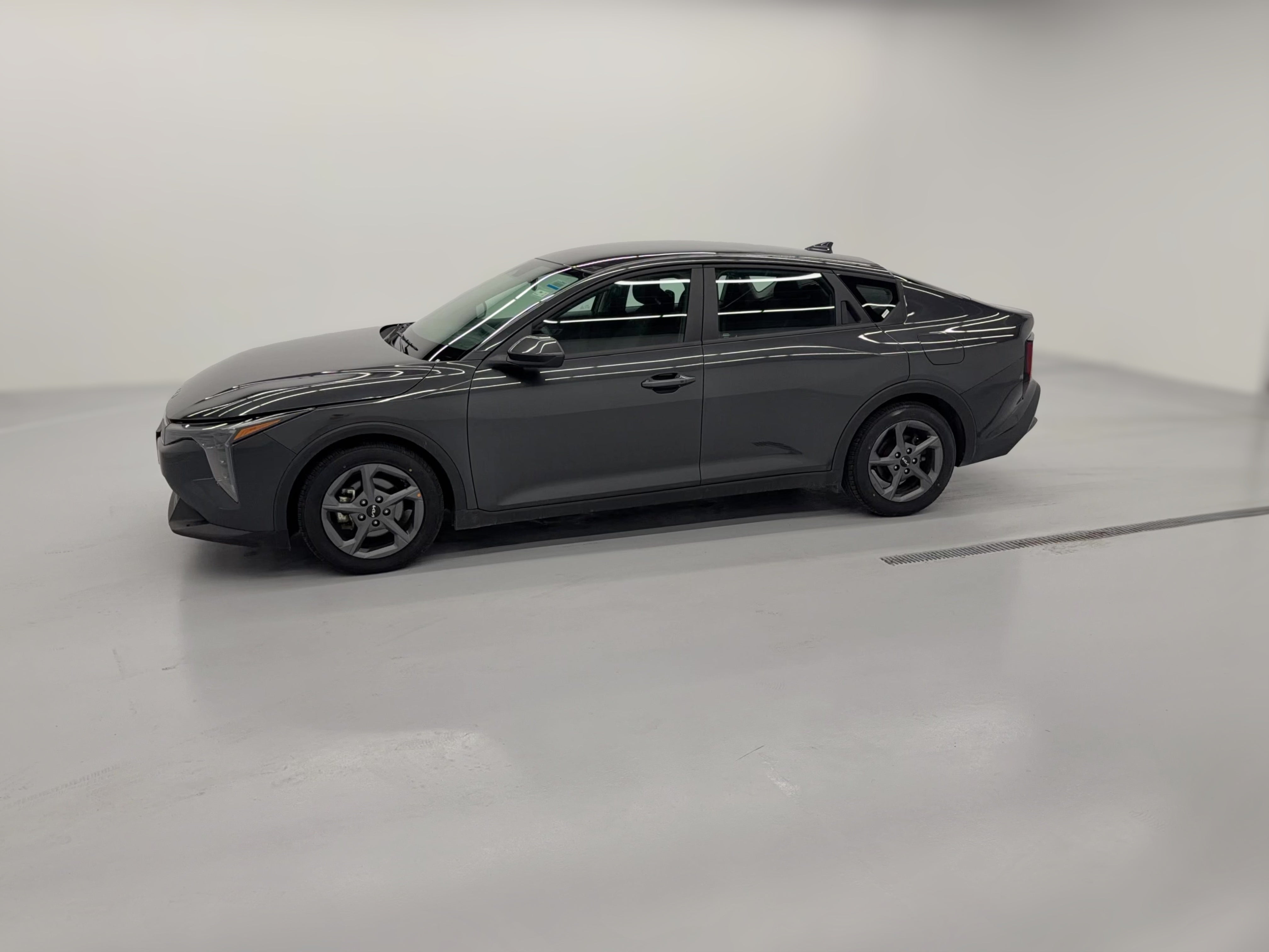 2025 Kia K4 LXS - Photo 30
