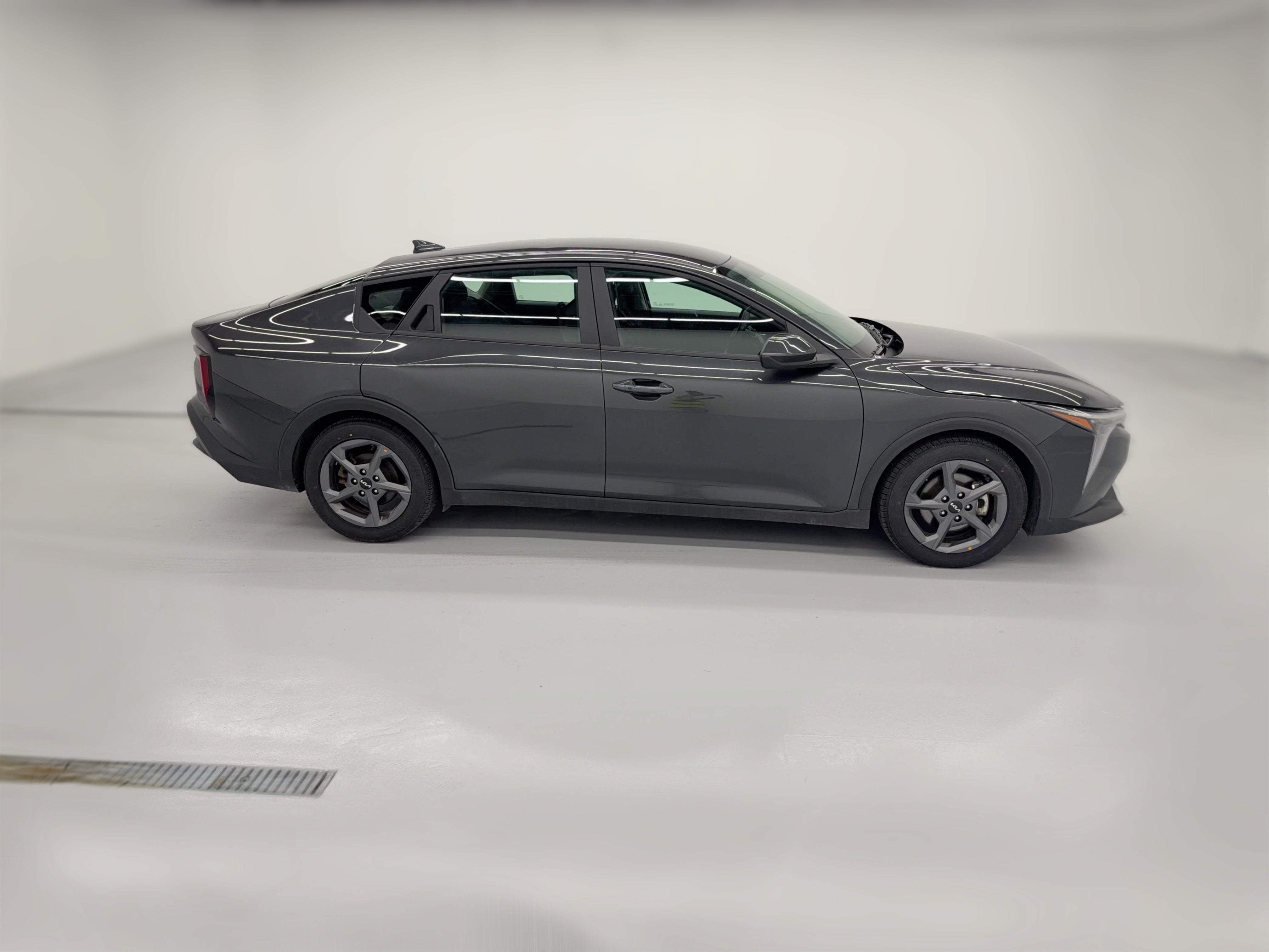 2025 Kia K4 LXS - Photo 39