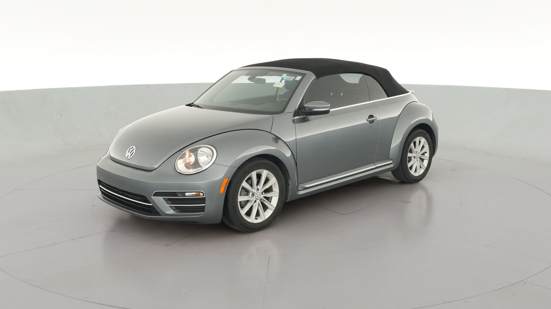 2018 Volkswagen Beetle vehicle photo