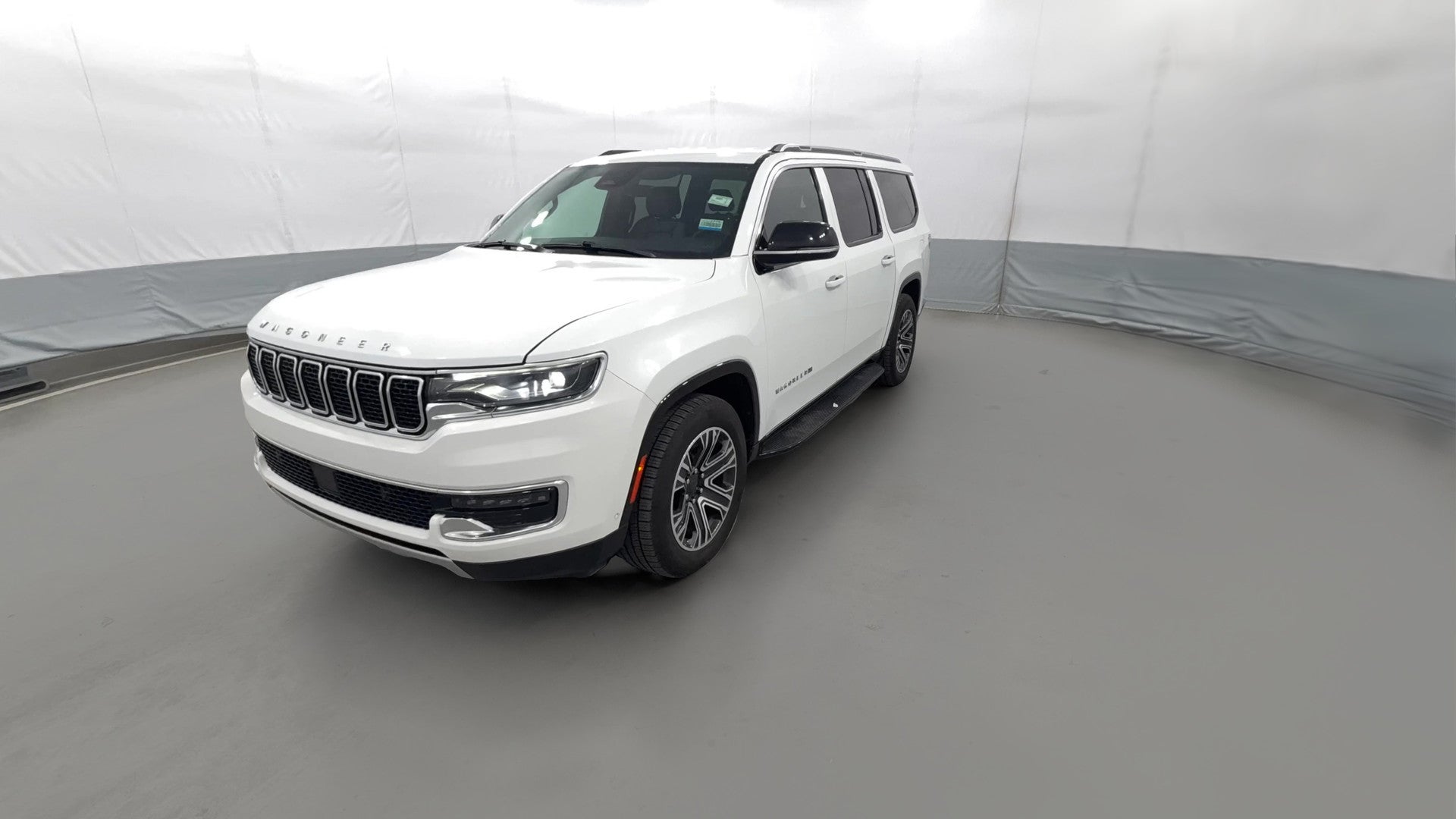 2023 Jeep Wagoneer L vehicle photo