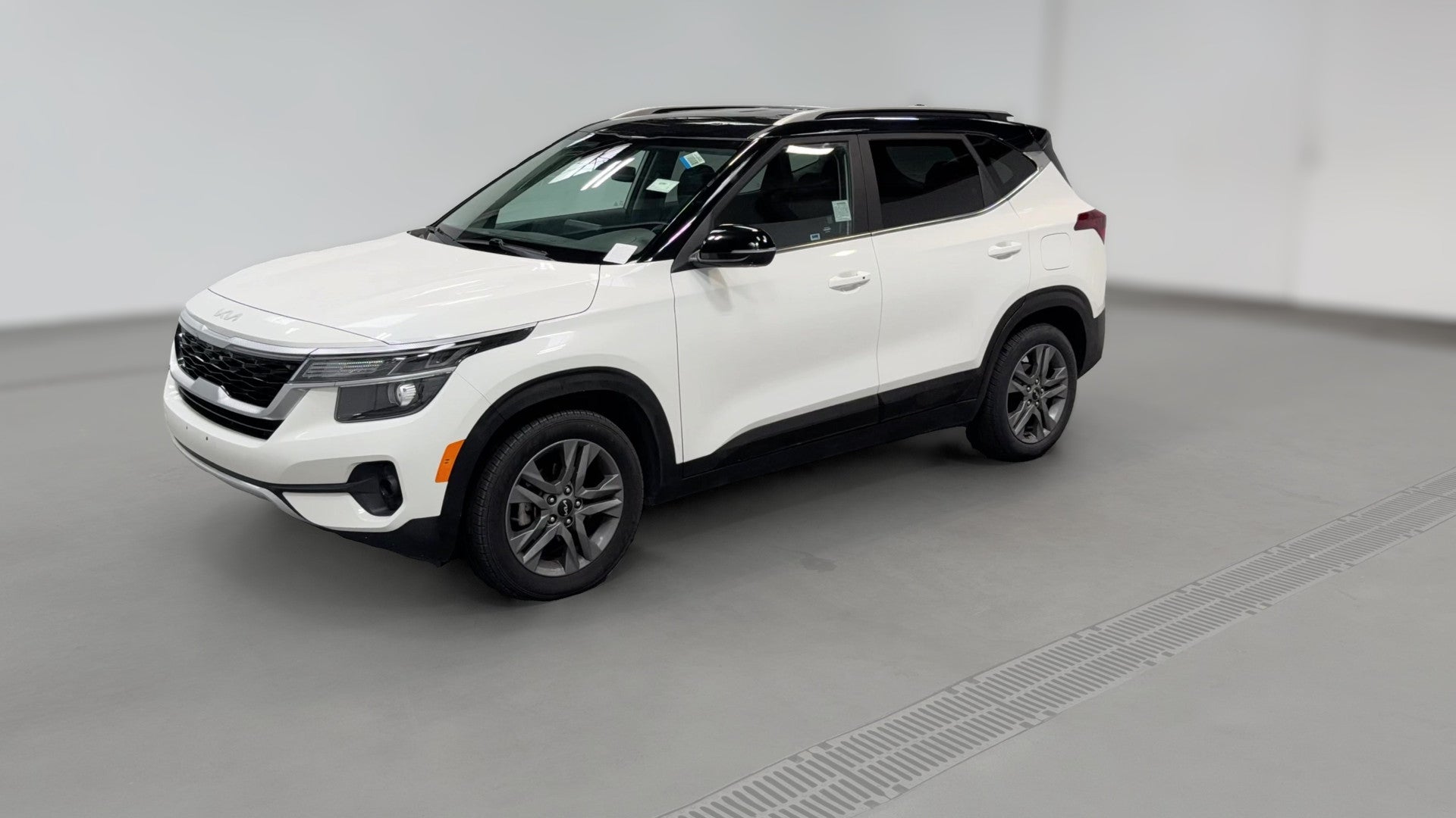 2022 Kia Seltos vehicle photo