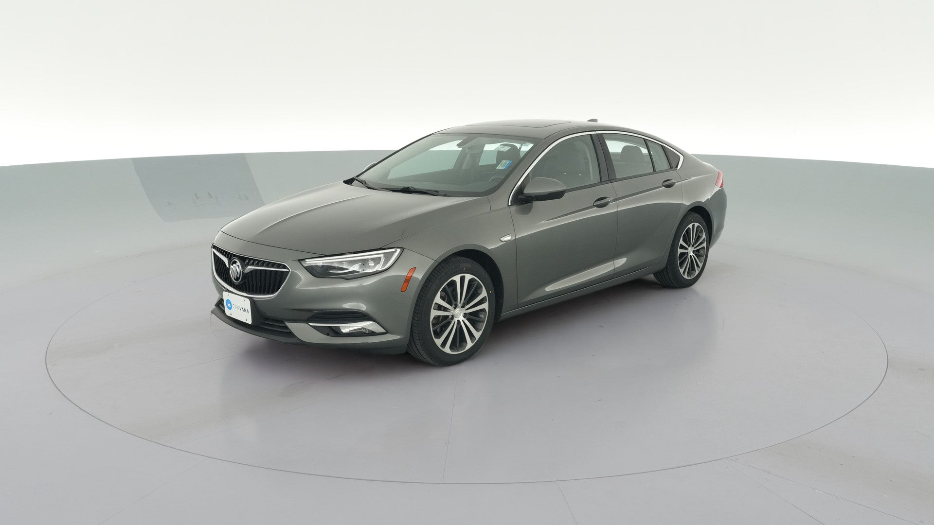2018 Buick Regal Sportback vehicle photo