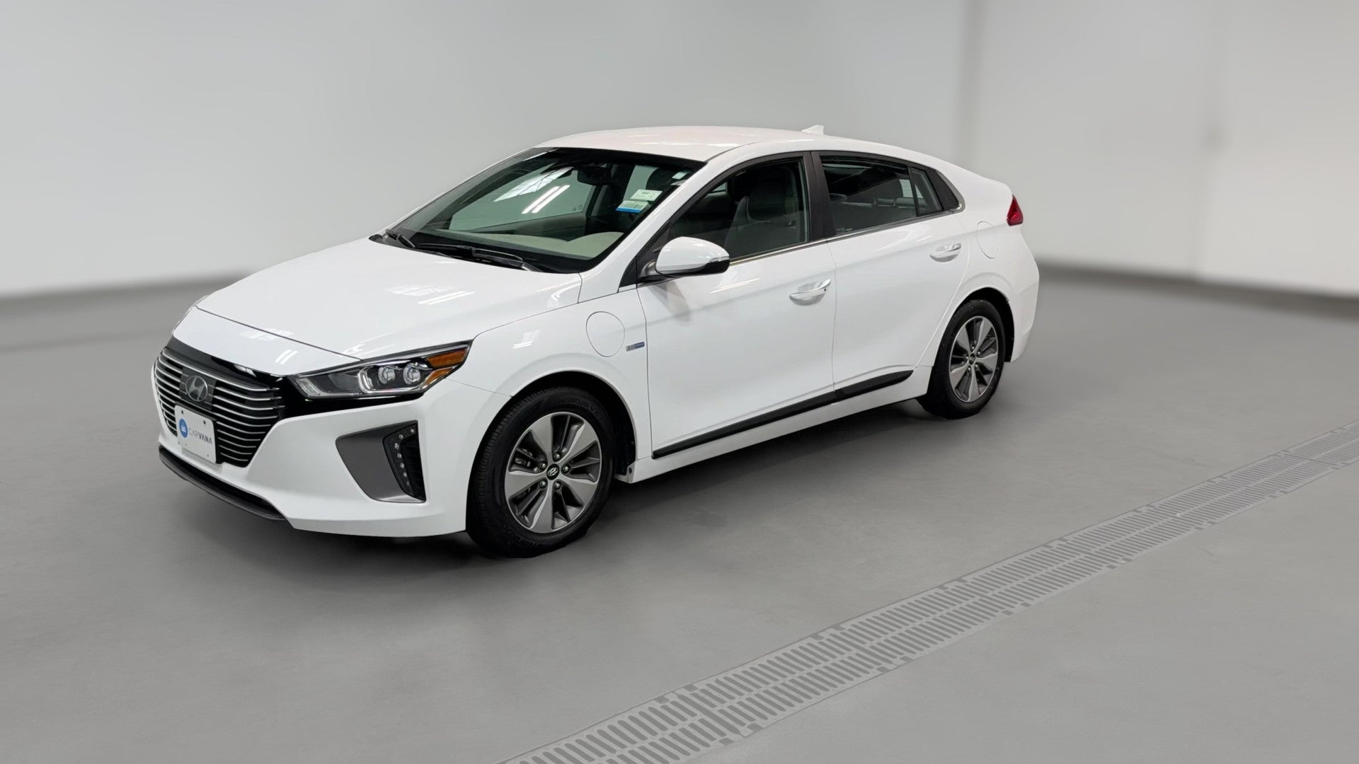 2019 Hyundai Ioniq Plug-in Hybrid vehicle photo