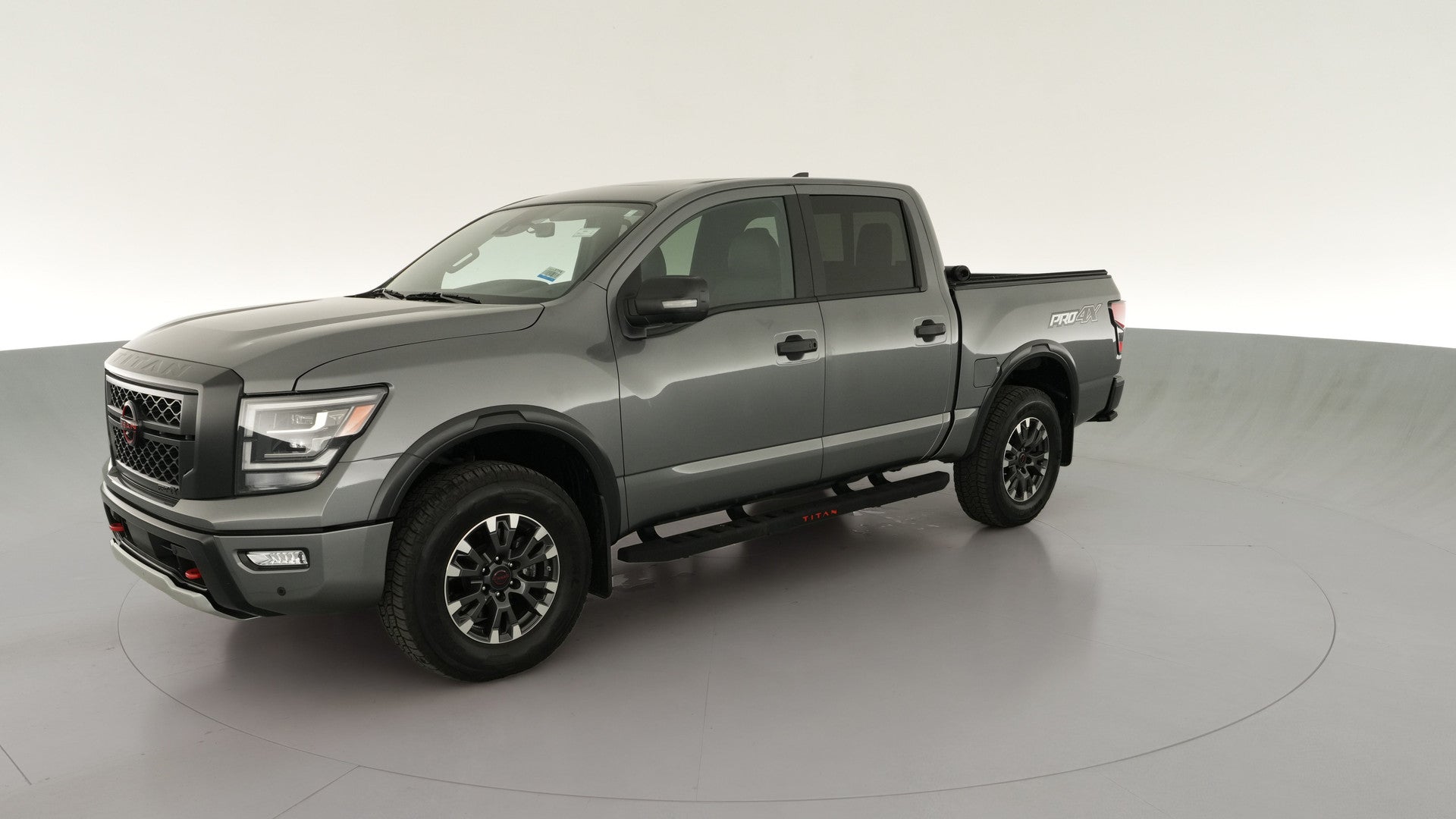 2024 Nissan Titan Crew Cab vehicle photo