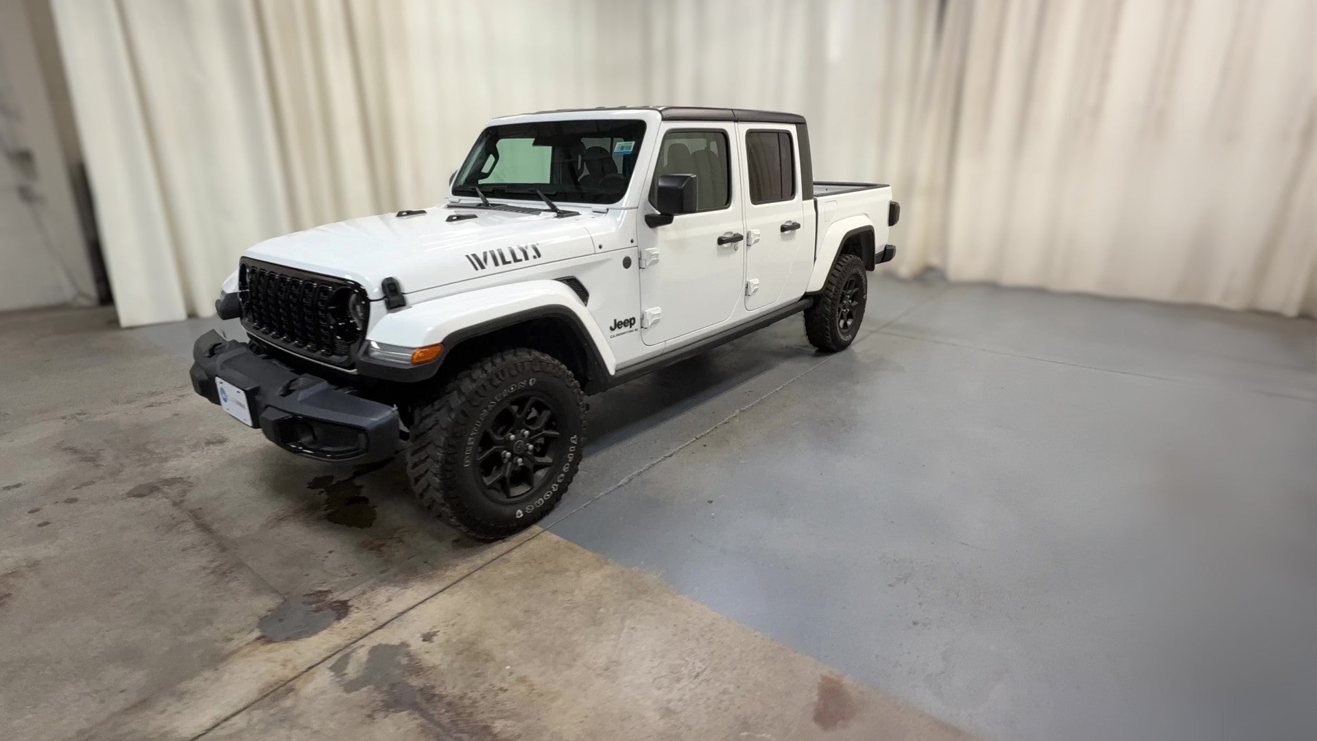2025 Jeep Gladiator vehicle photo