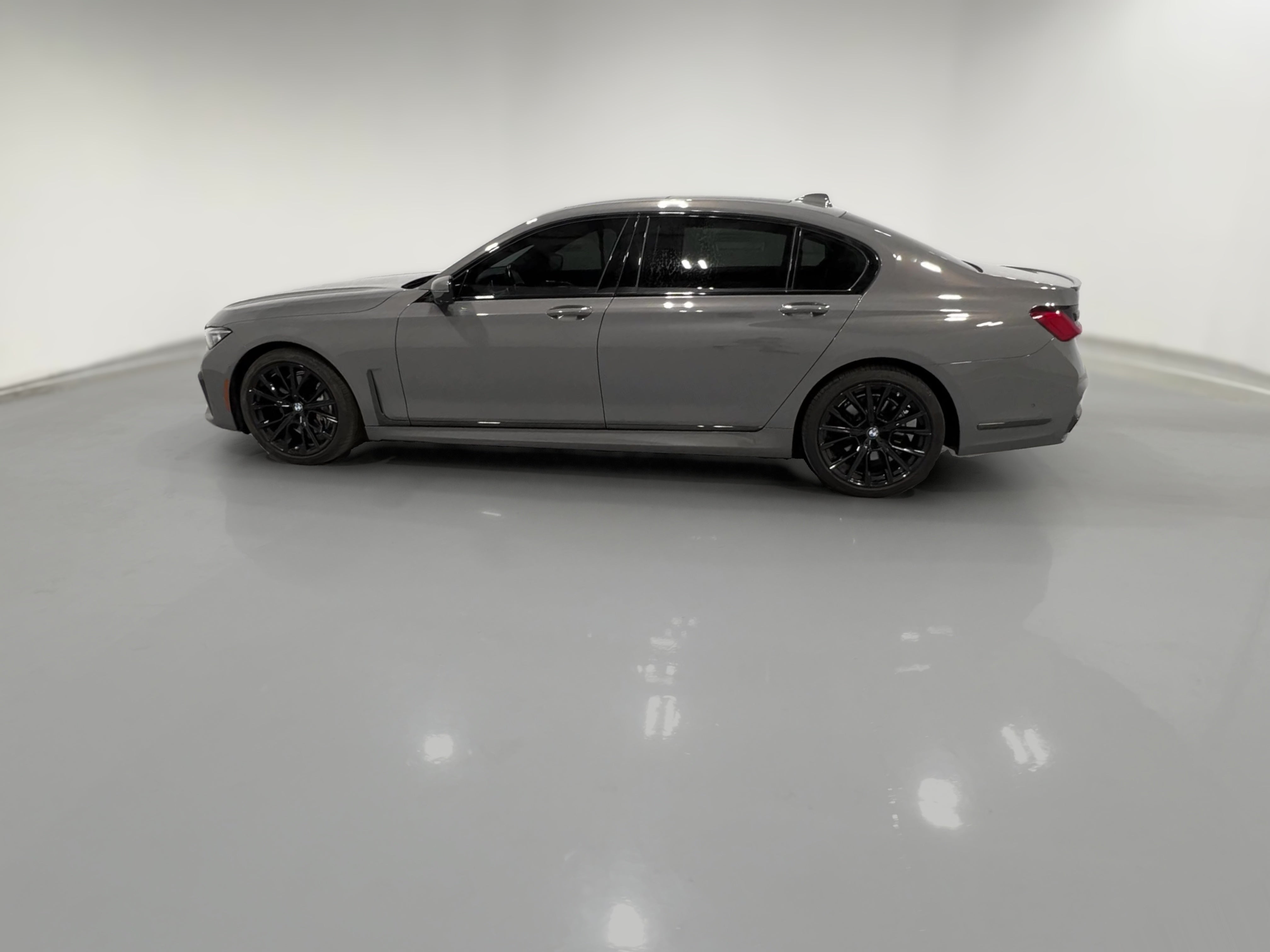2022 BMW 7 Series 740i - Photo 32