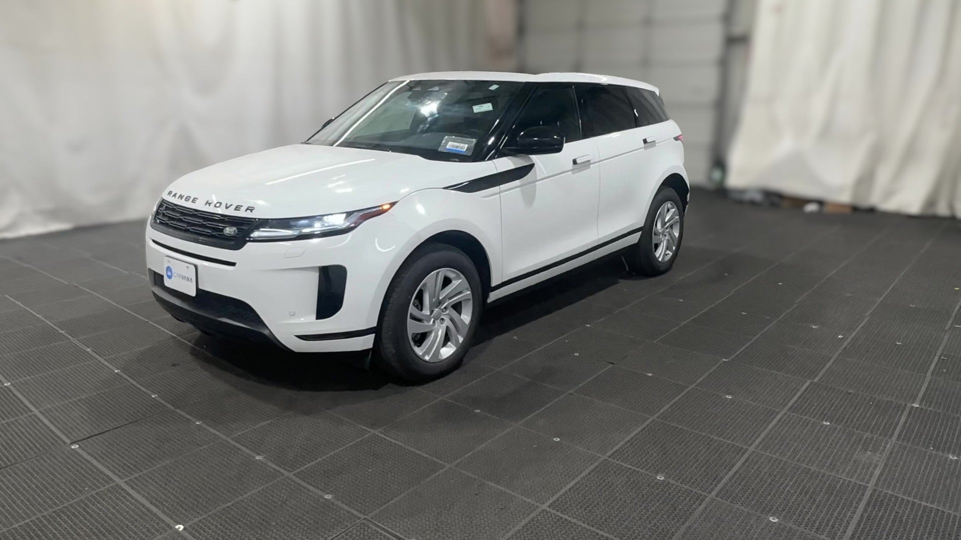 2024 Land Rover Range Rover Evoque vehicle photo