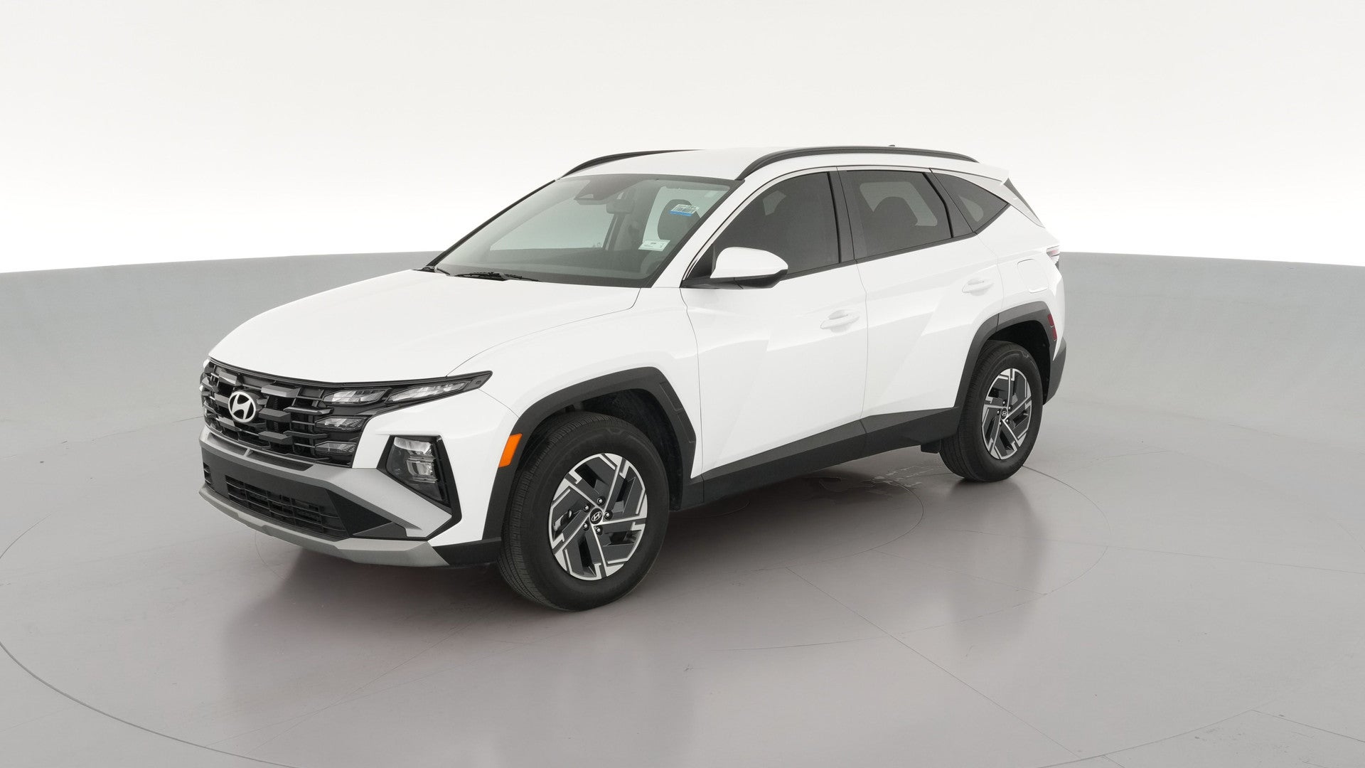 2025 Hyundai Tucson Hybrid vehicle photo
