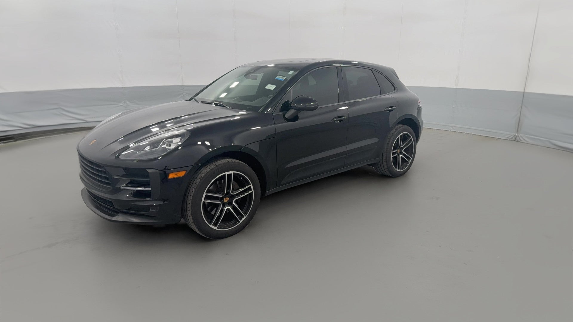 2019 Porsche Macan vehicle photo