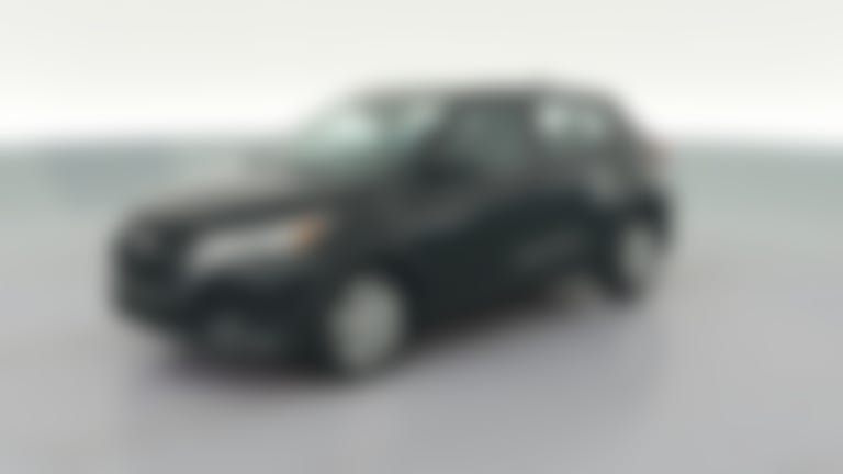 2025 Nissan Kicks Play vehicle photo