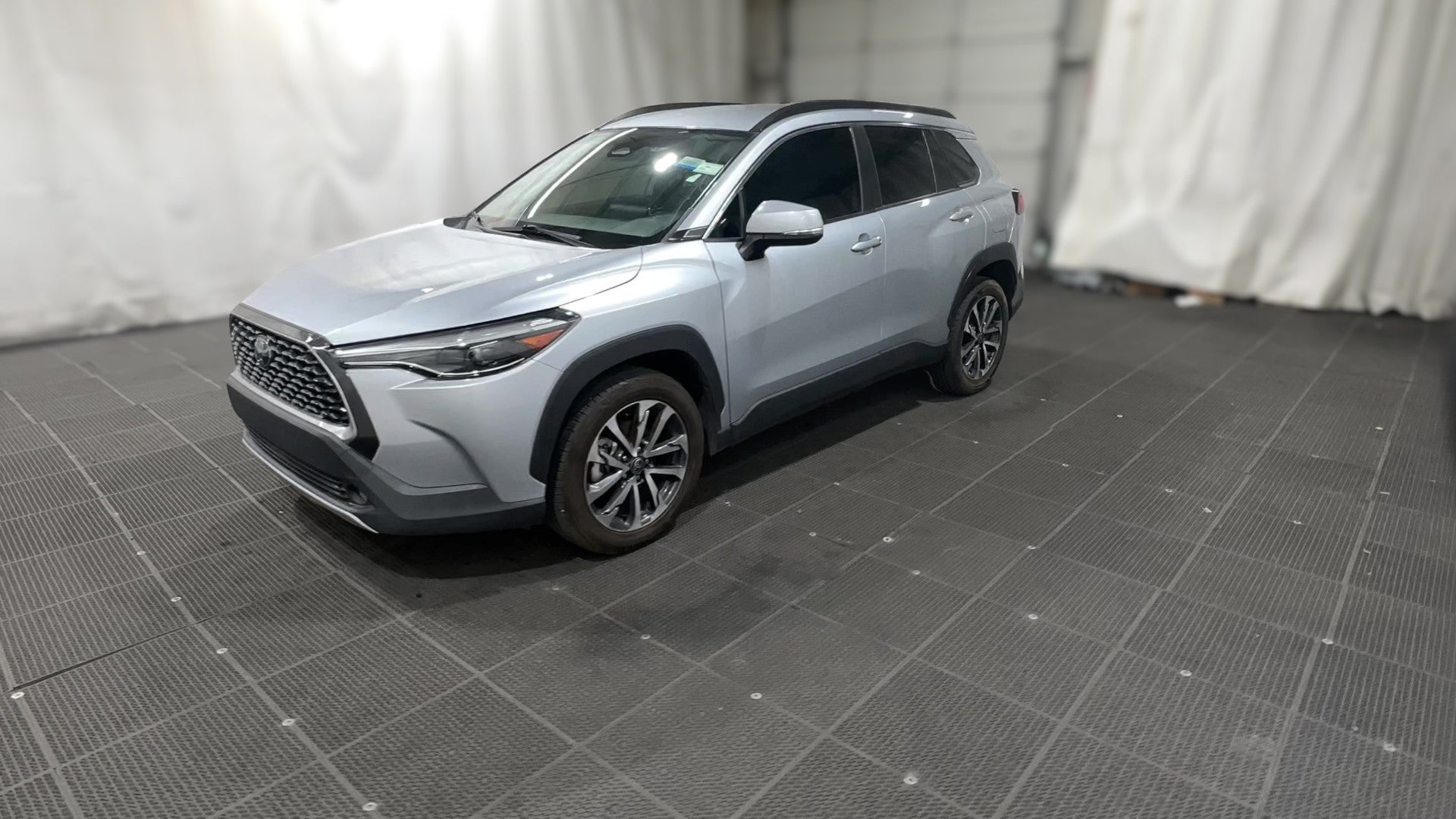 2023 Toyota Corolla Cross vehicle photo