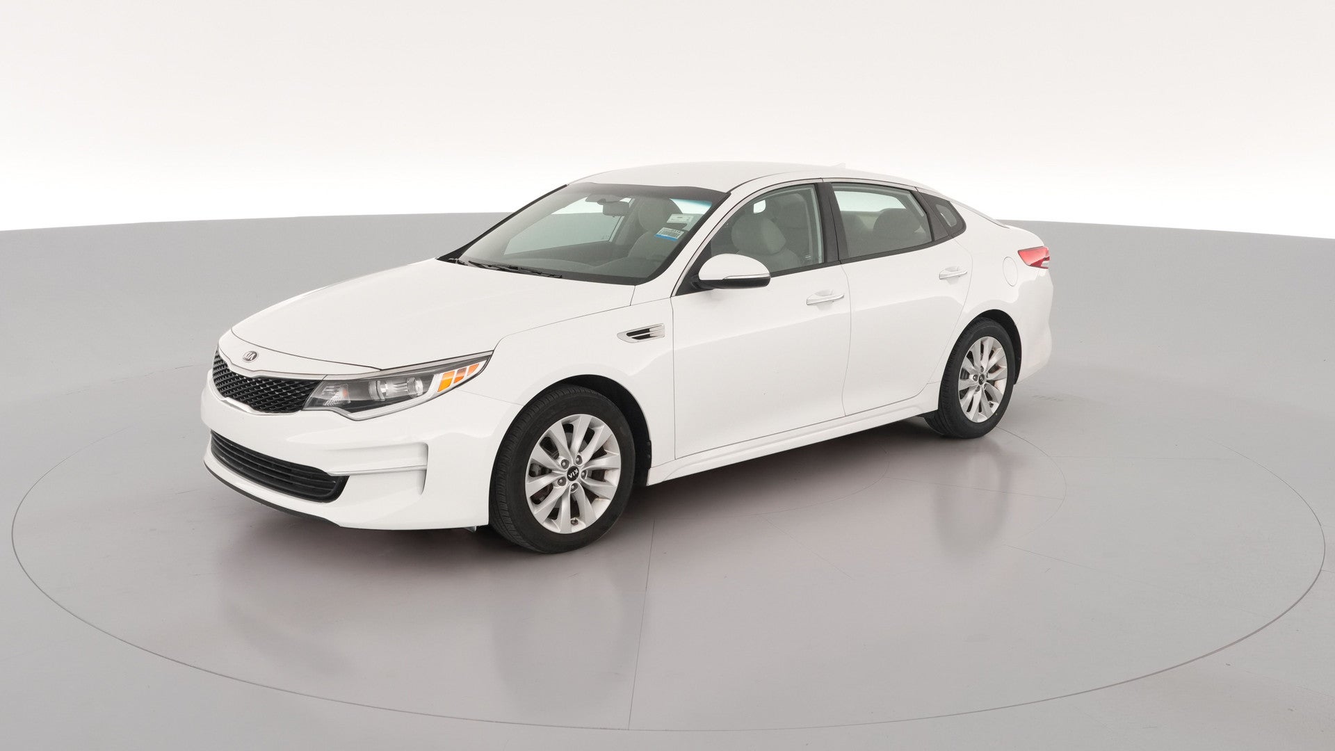 2018 Kia Optima vehicle photo