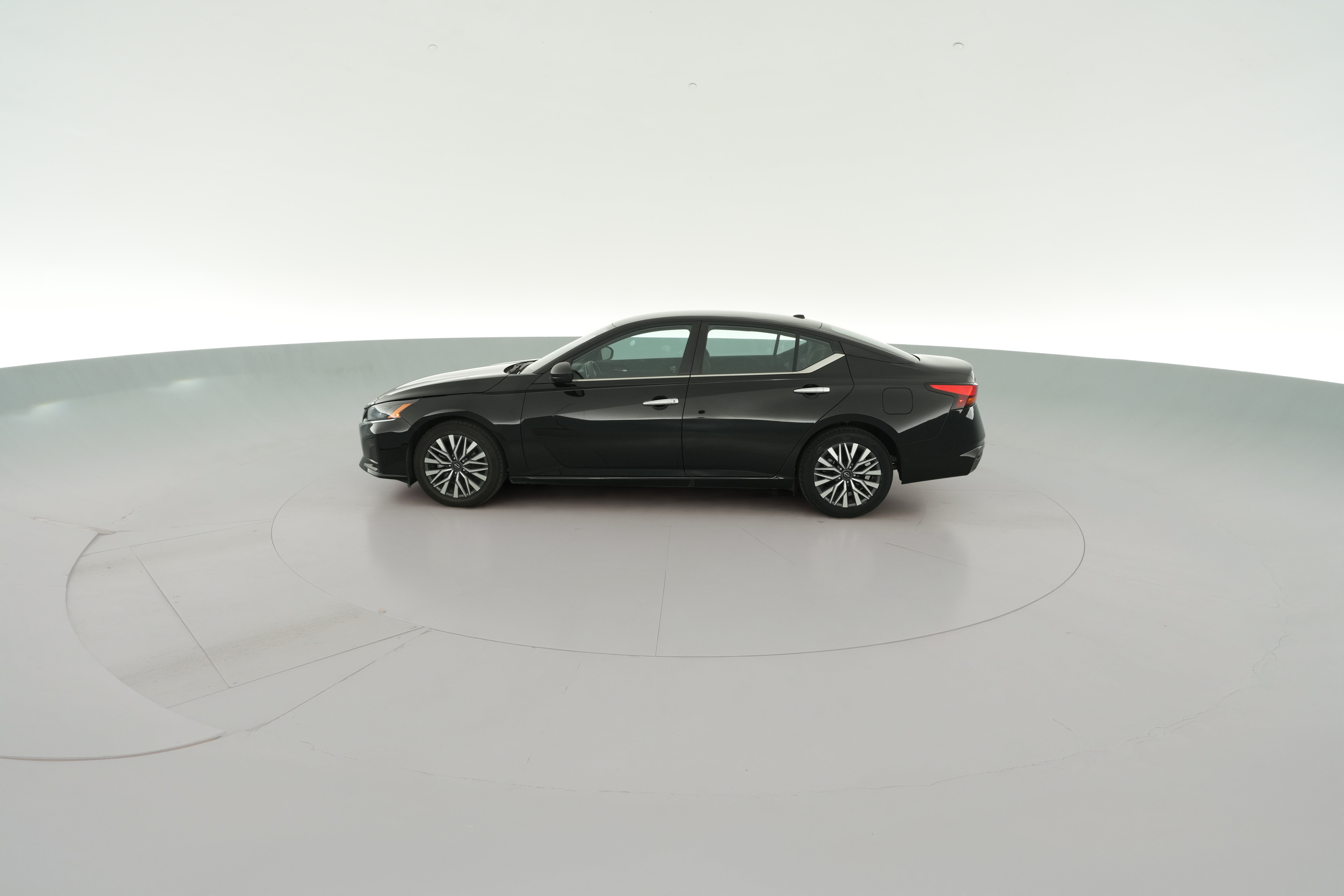 2025 Nissan Altima SV - Photo 27