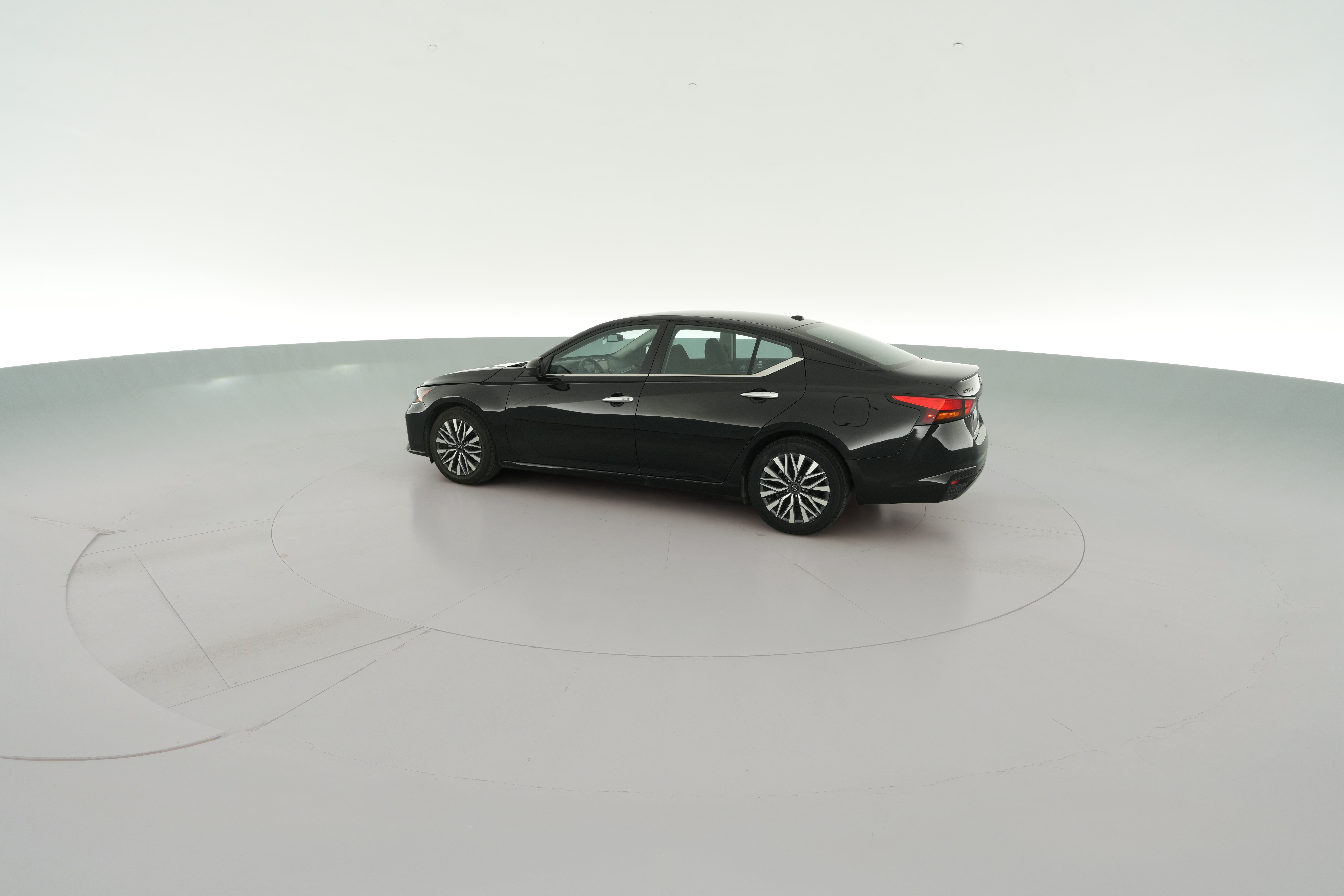 2025 Nissan Altima SV - Photo 28