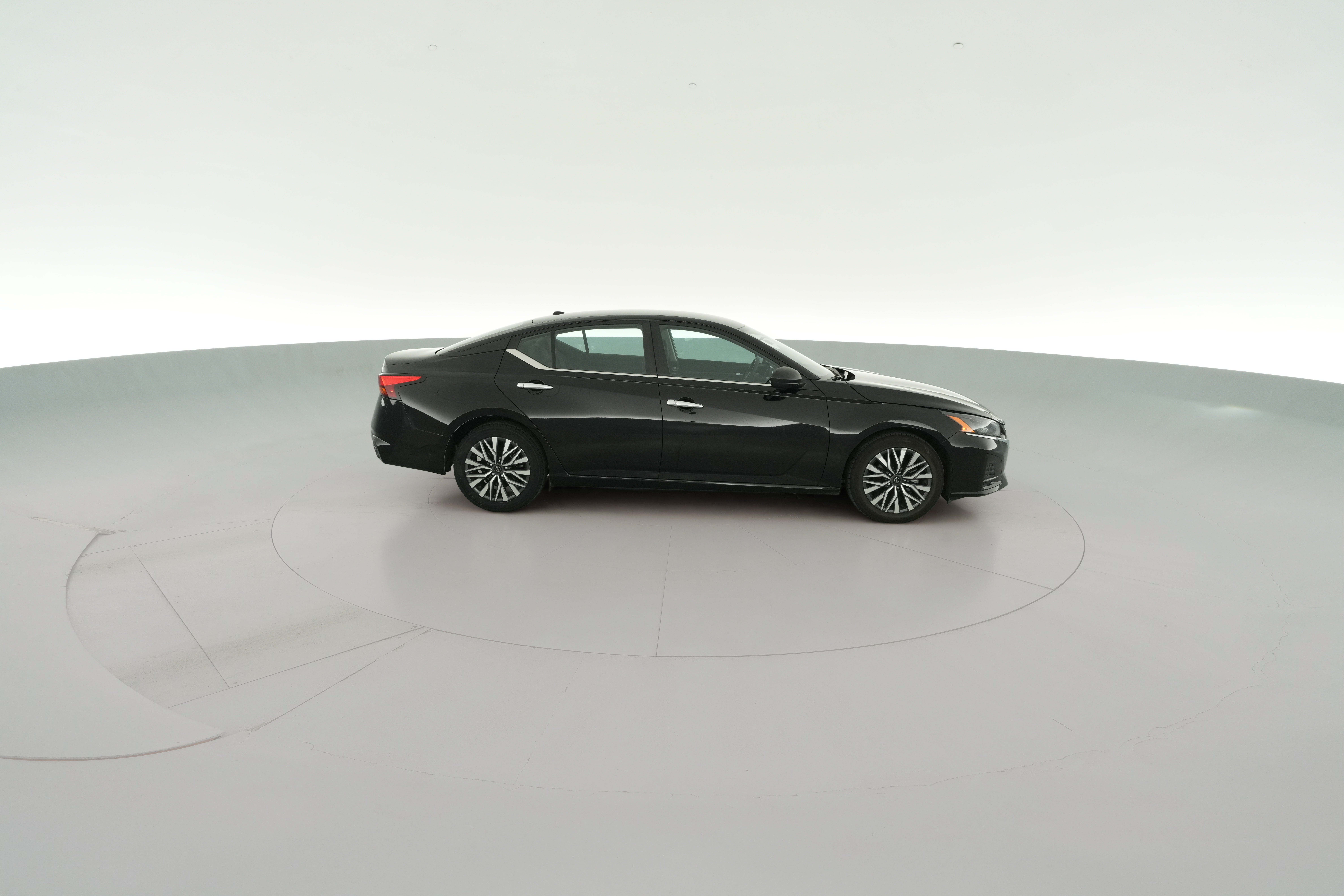2025 Nissan Altima SV - Photo 35