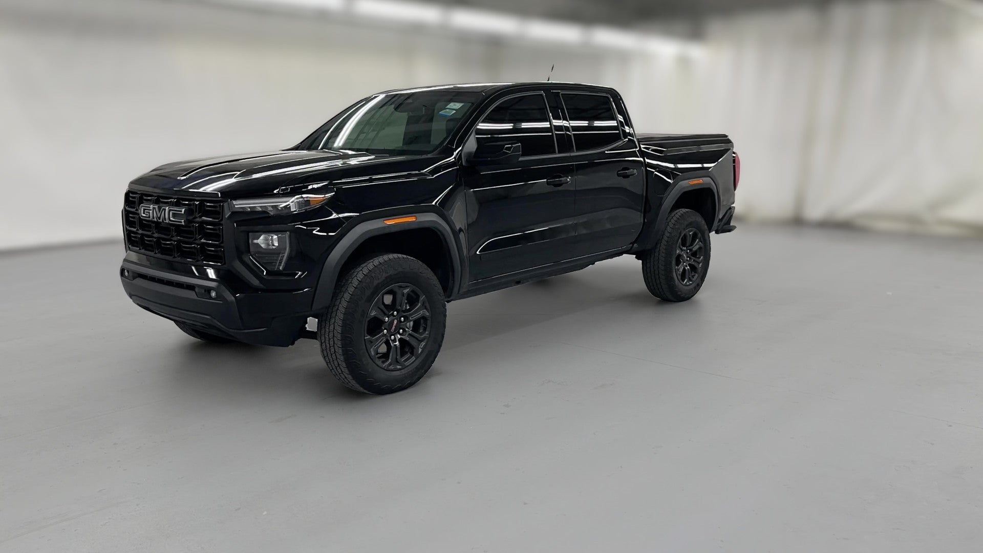2025 GMC Canyon Crew Cab vehicle photo
