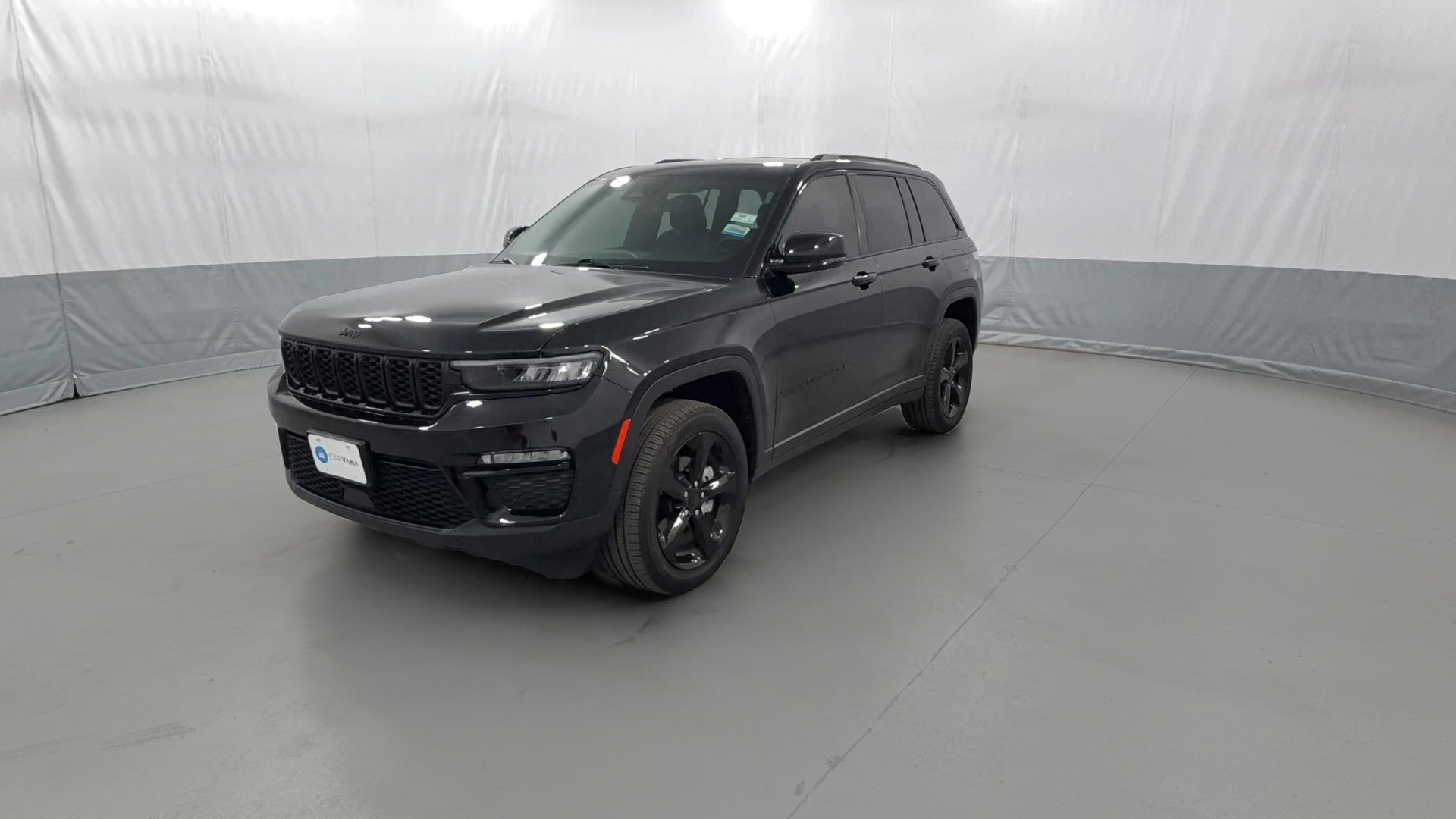 2025 Jeep Grand Cherokee vehicle photo