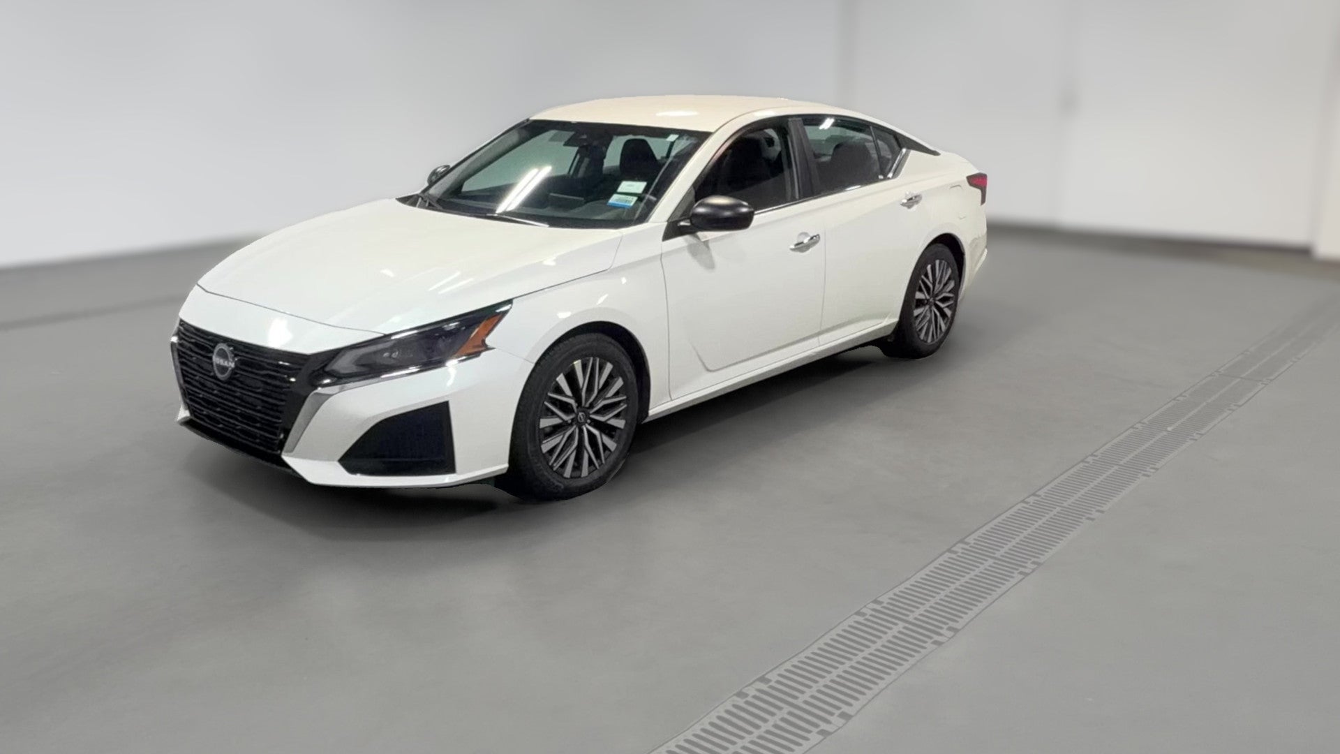 2025 Nissan Altima vehicle photo