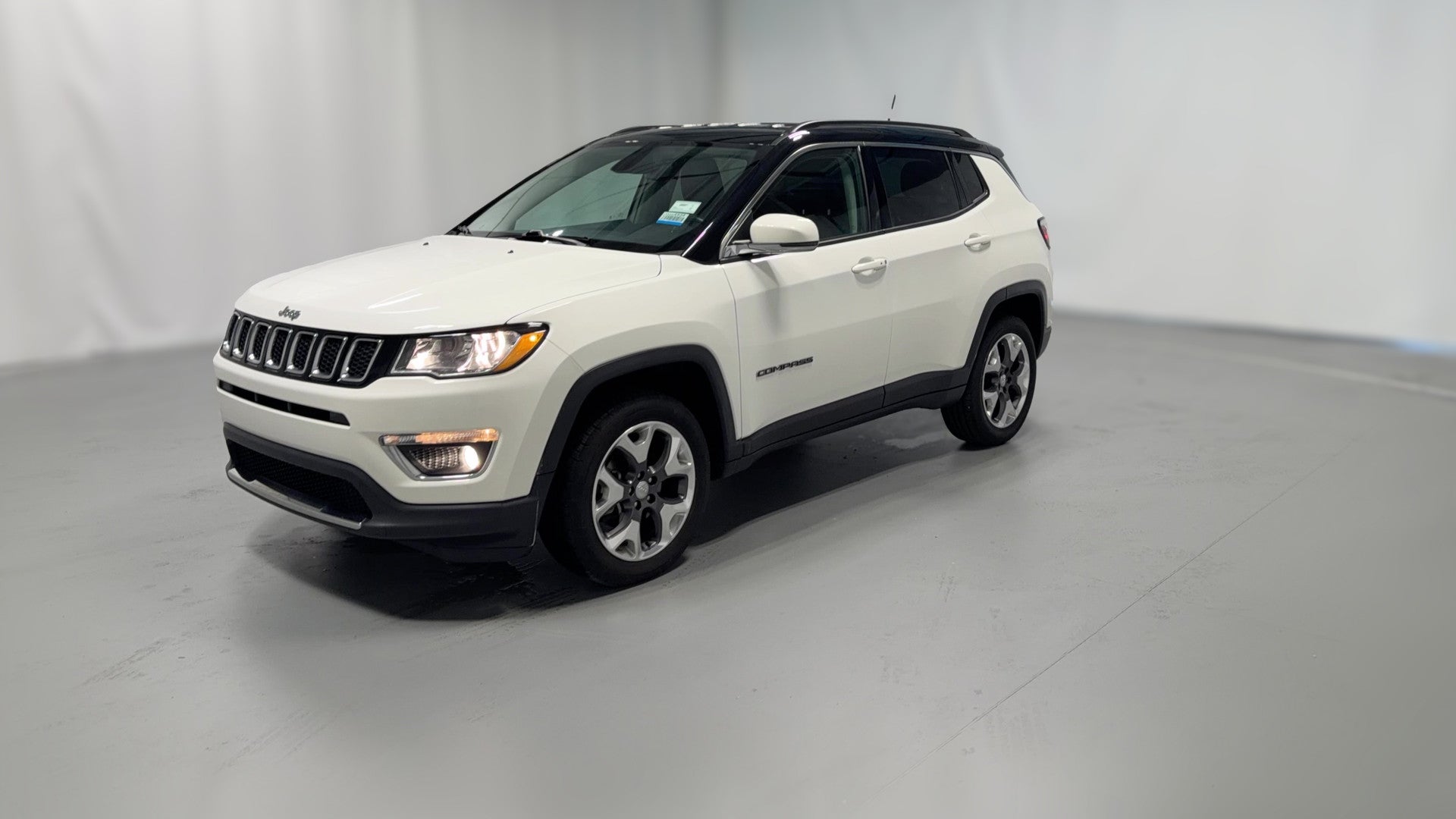 2019 Jeep Compass vehicle photo