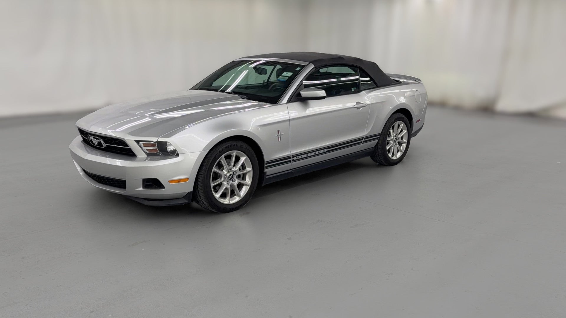 2011 Ford Mustang vehicle photo